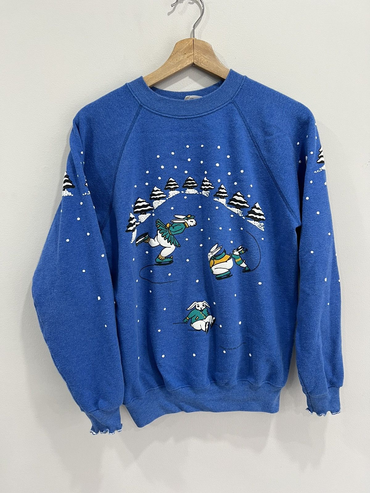 Vintage Vintage Womens Skating Bunny Rabbit Sweater ski snowboard Size US M / EU 48-50 / 2 - 1 Thumbnail