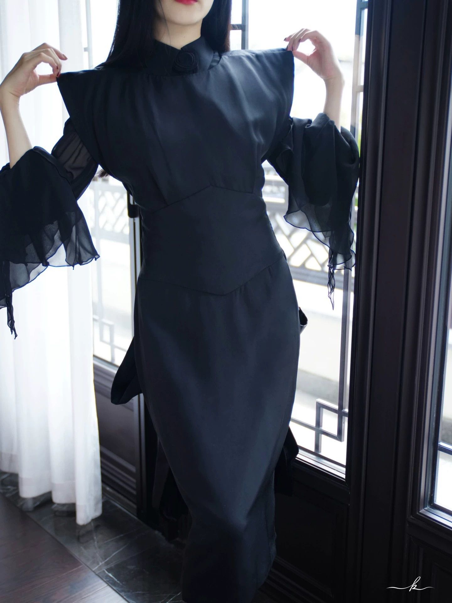 Vintage Vintage French Silk Black Cross-Back Mermaid Dress 42 (ML) Size M / US 6-8 / IT 42-44 - 2 Thumbnail