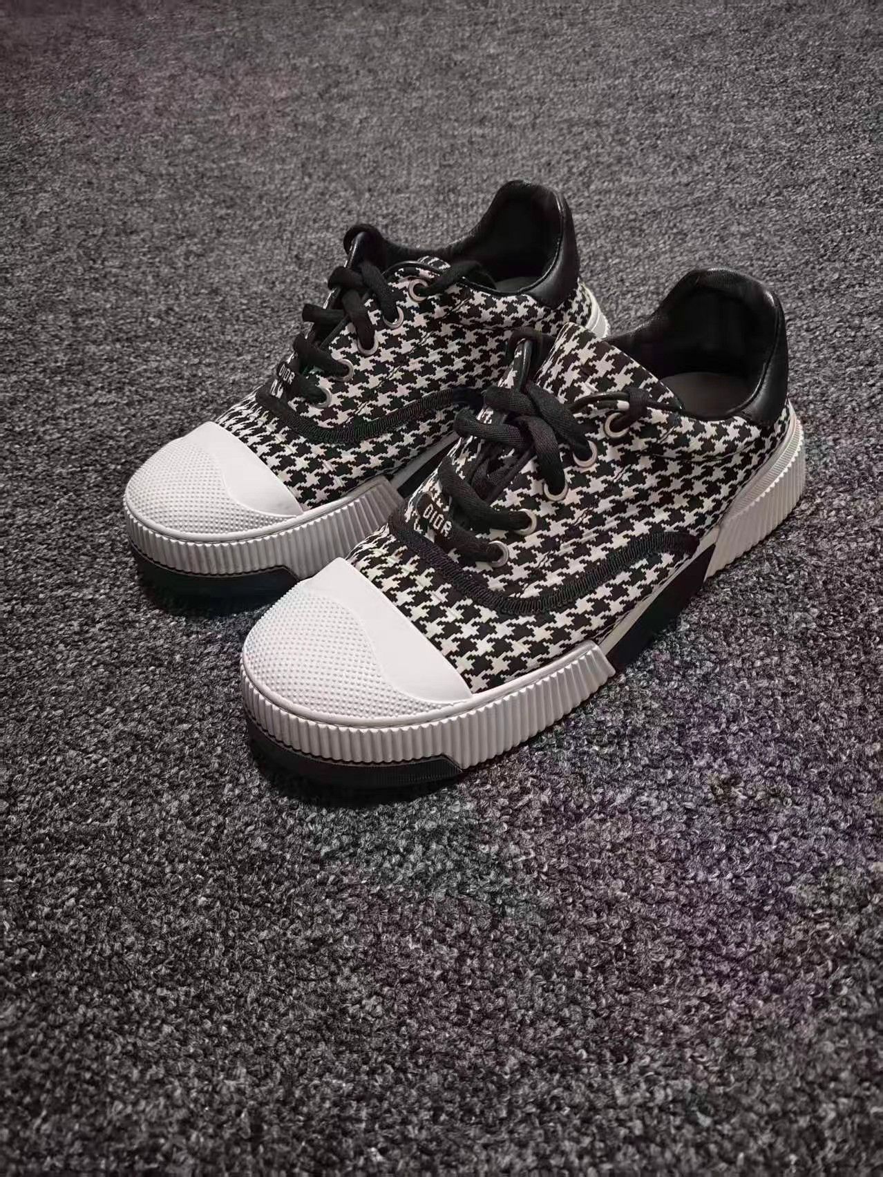 Dior DIOR D-Smash Houndstooth Lace-Up Sneakers K13 Size US 7 / IT 37 - 1 Thumbnail