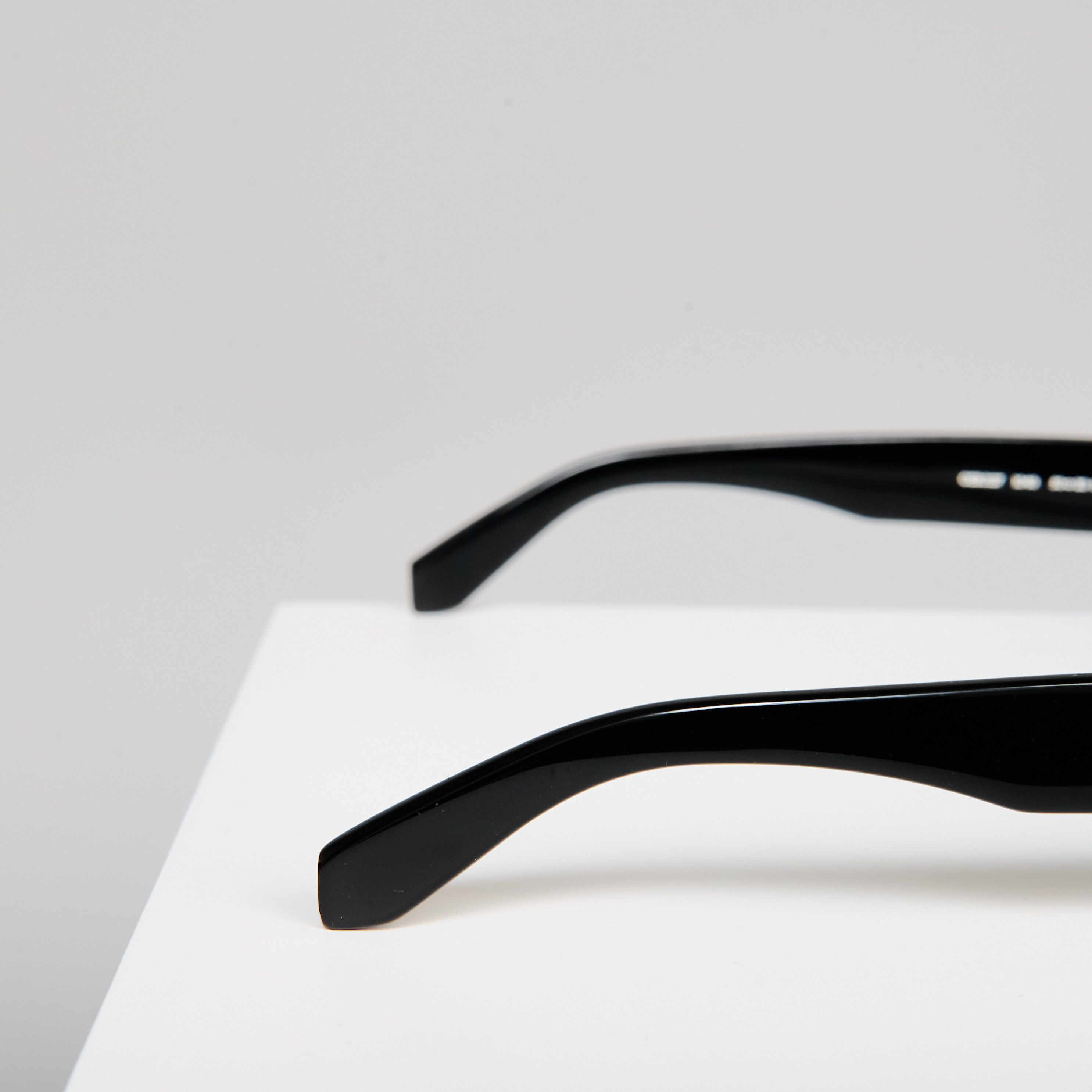 Off-White OFF WHITE Arthur Sunglasses BLACK/BLUE Size ONE SIZE - 6 Thumbnail