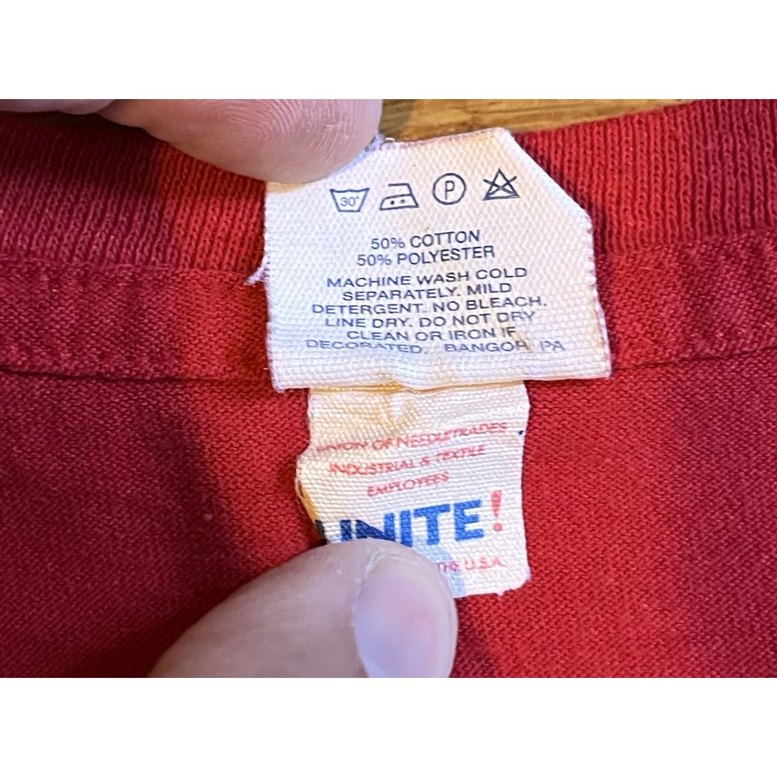 Vintage VINTAGE Manhattan Special Olympics 2000 Pocket Shirt Windjammer Men’s XL Red 90s City Retro Graphic Print T-Shirt with Pockets Mens Size US XL / EU 56 / 4 - 5 Thumbnail