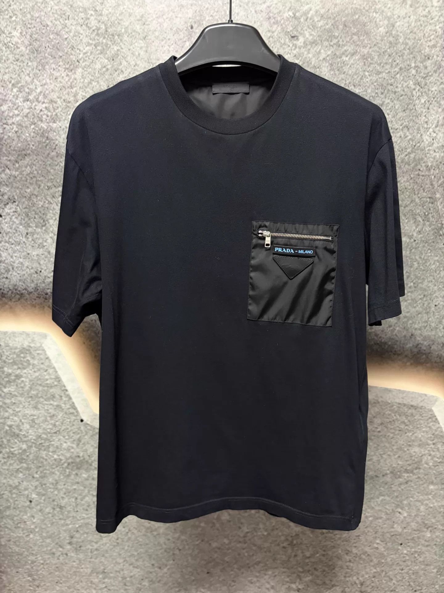 Prada Black Short-Sleeve T-Shirt with Zip Pocket Size US S / EU 44-46 / 1 - 1 Thumbnail