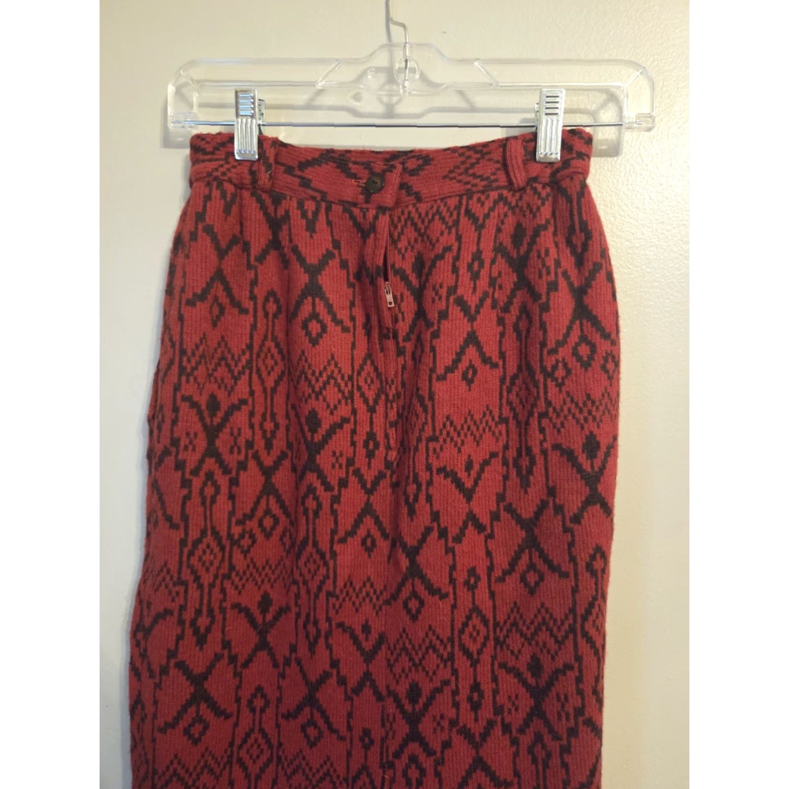Etro VINTAGE Red Black Print Knit Pencil Skirt Womens 7 Retro Pinup Knee Length Skirt Mens? Size 28" / US 6 / IT 42 - 2 Thumbnail