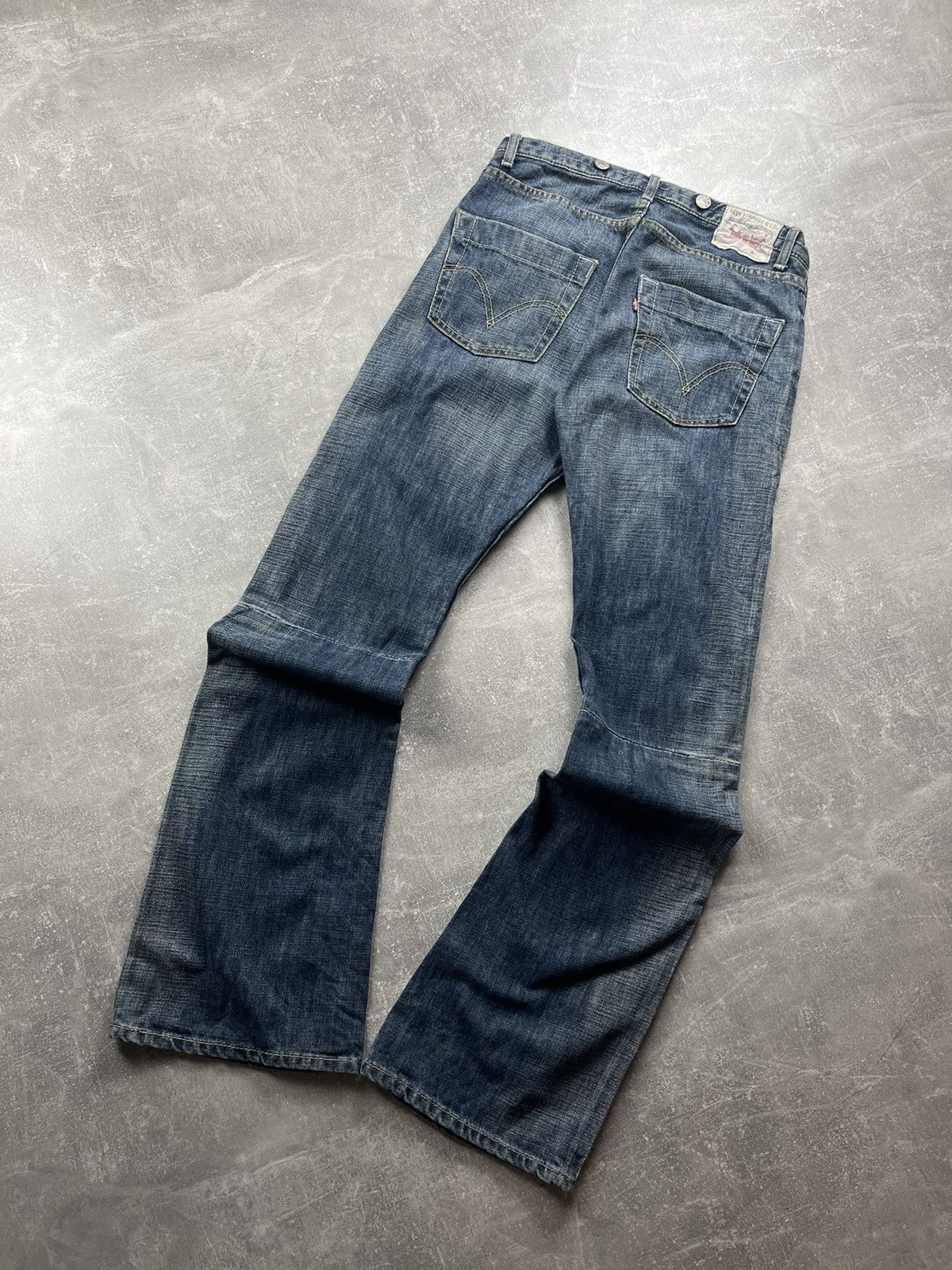 Levi's Levi’s Y2K Flared 5-Pocket Denim Flared Jeans Blue 2000s Size US 32 / EU 48 - 1 Thumbnail