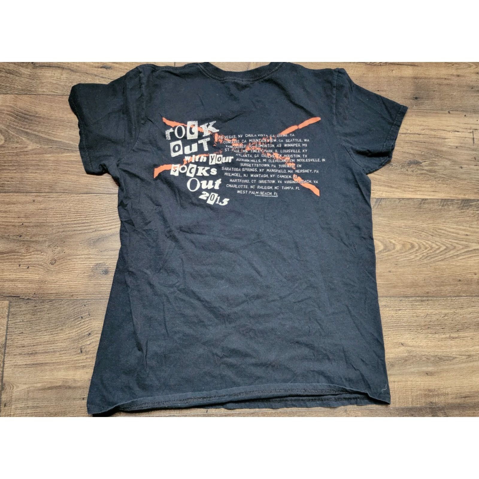 Vintage FIVE SECONDS OF SUMMER CONCERT T SHIRT Mens M Rock Out Socks 2015 Tour Dbl Sided Black Gildan Softstyle Short Sleeve Crew Neck T-Shirt 100% Cotton Size US M / EU 48-50 / 2 - 2 Thumbnail