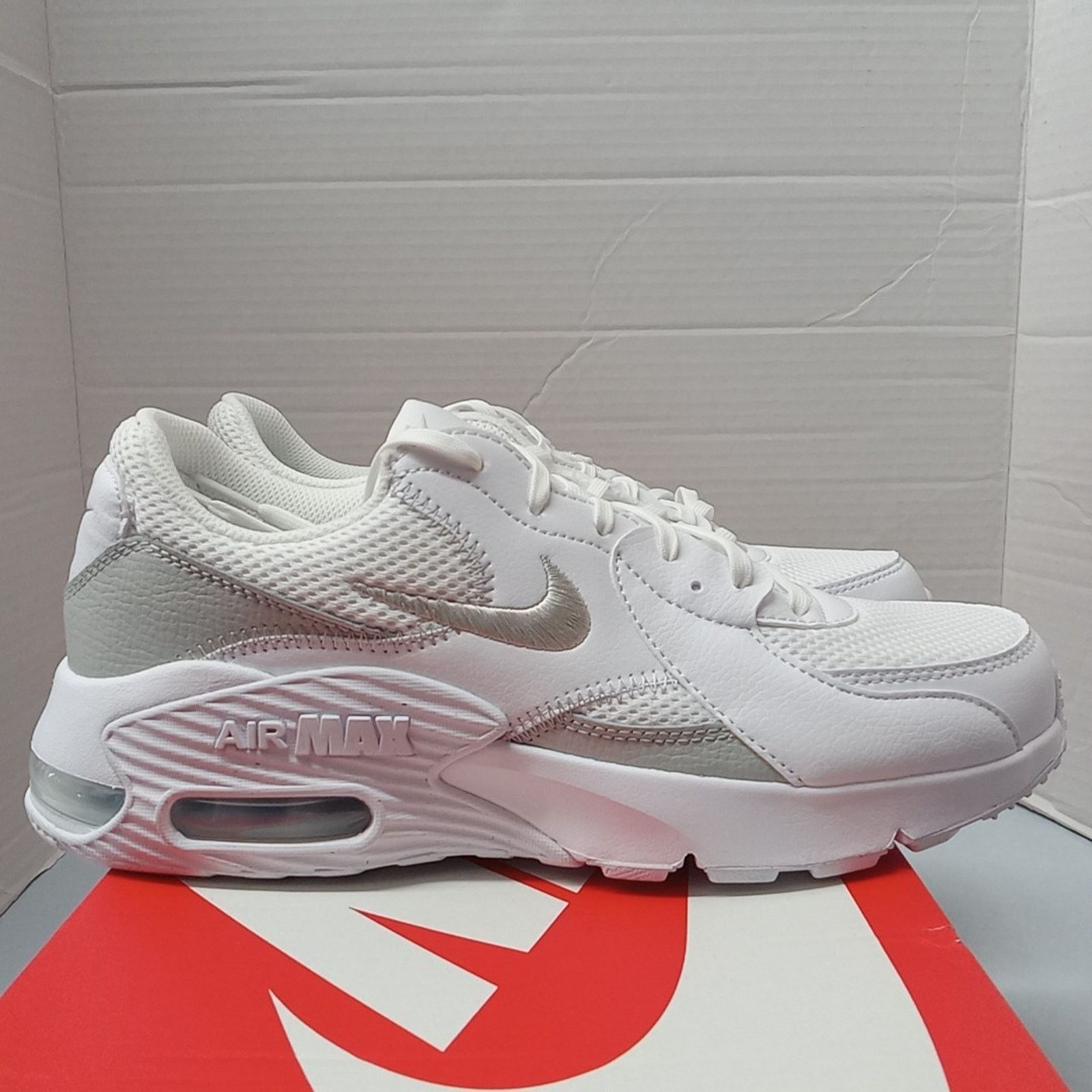 Nike Nike Air Max Excee Women's Size 10 US White Running Shoes Size US 10 / IT 40 - 1 Thumbnail