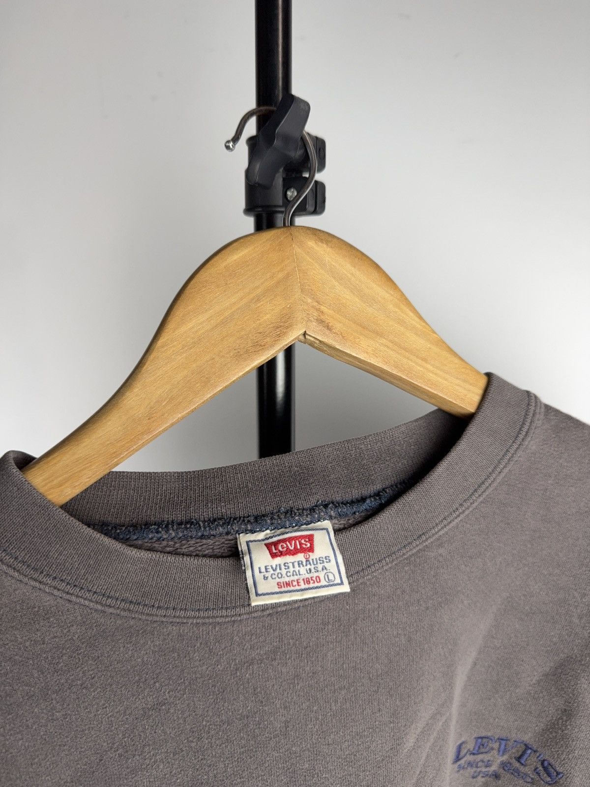 Levi's Vintage 00s USA Levi’s Gray Crewneck Sweatshirt Small Logo Size L / US 10 / IT 46 - 6 Thumbnail