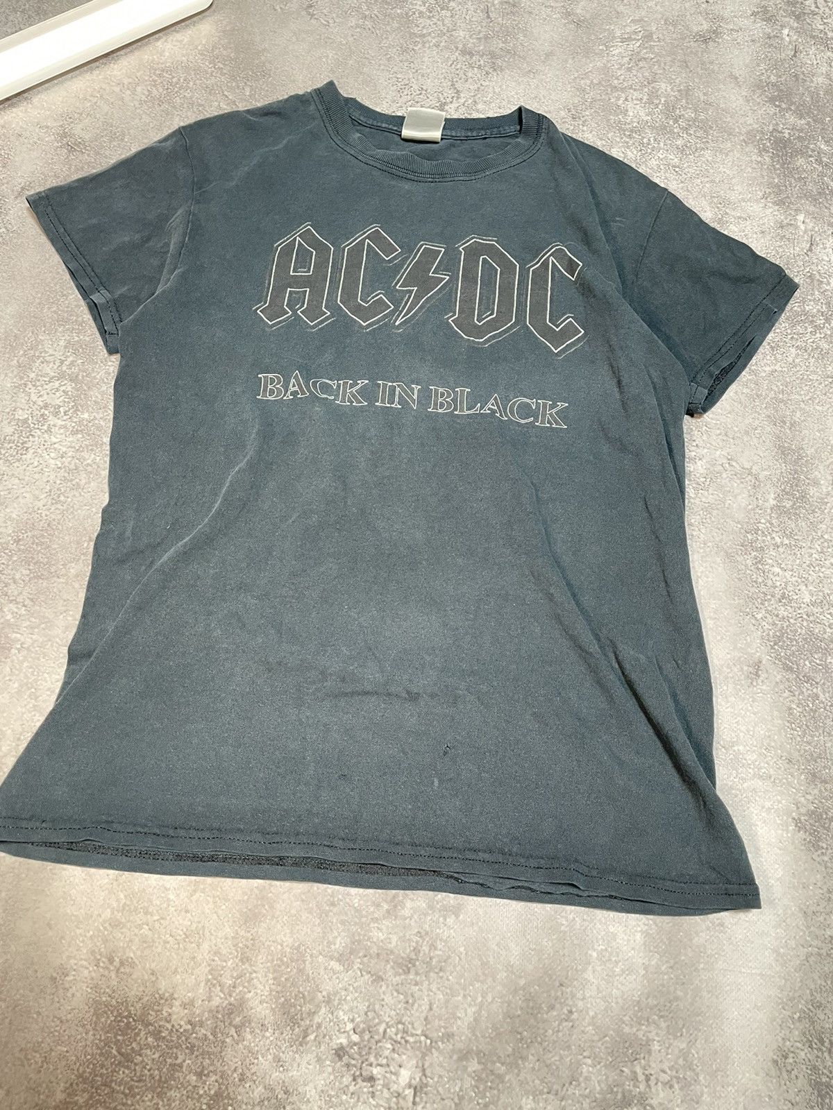 AC/DC × Vintage AC/DC 2004 Alstyle Apparel washed grey t-shirt Size US L / EU 52-54 / 3 - 5 Thumbnail