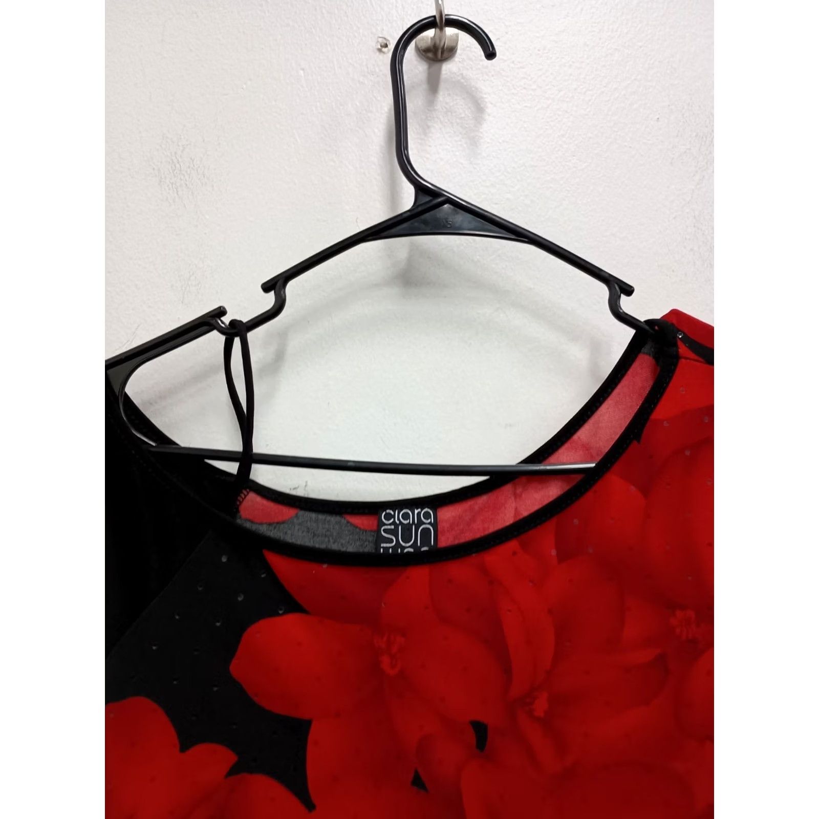 Vintage Clara Sun Woo Tunic Top Small Black Red Floral Sequine Artsy Asymmetrical Womens Size S / US 4 / IT 40 - 2 Thumbnail