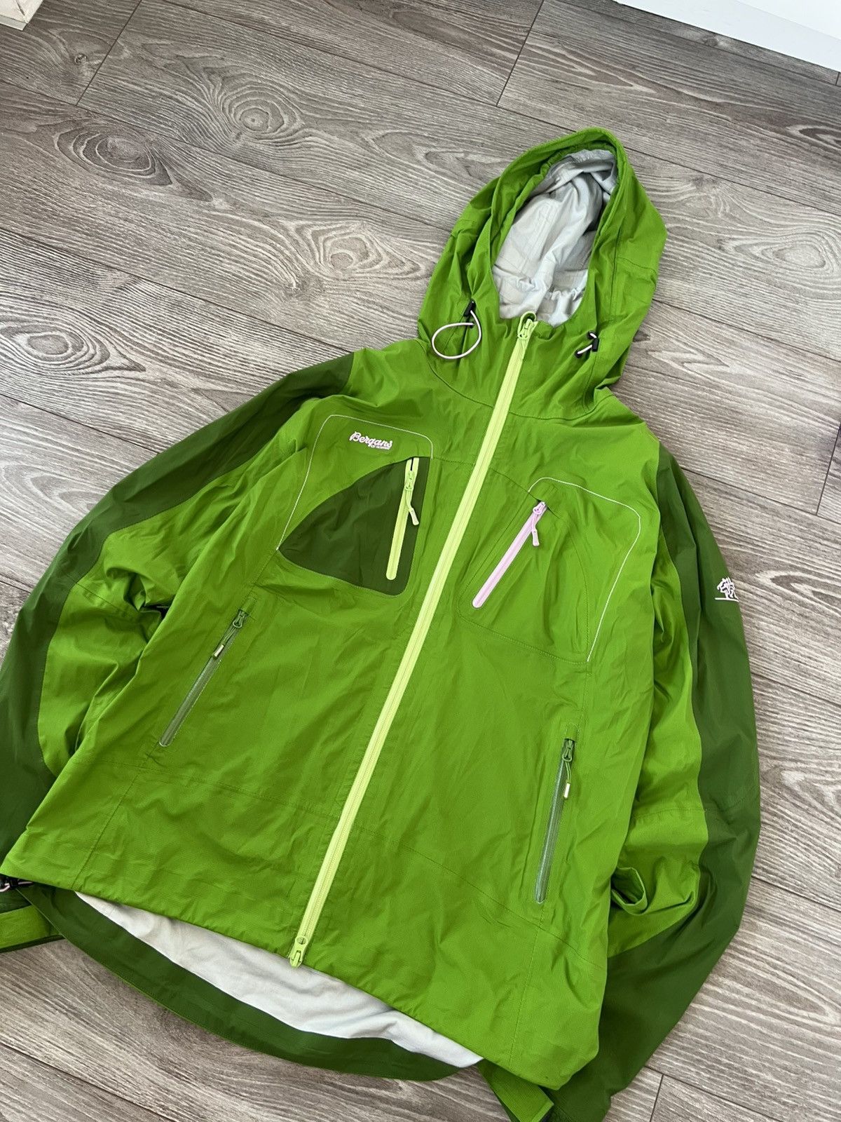 Bergans of Norway ‼️Bergans Of Norway Thin Hooded Cecilie Pro Gorpcore Jacket‼️ Size L / US 10 / IT 46 - 10 Thumbnail