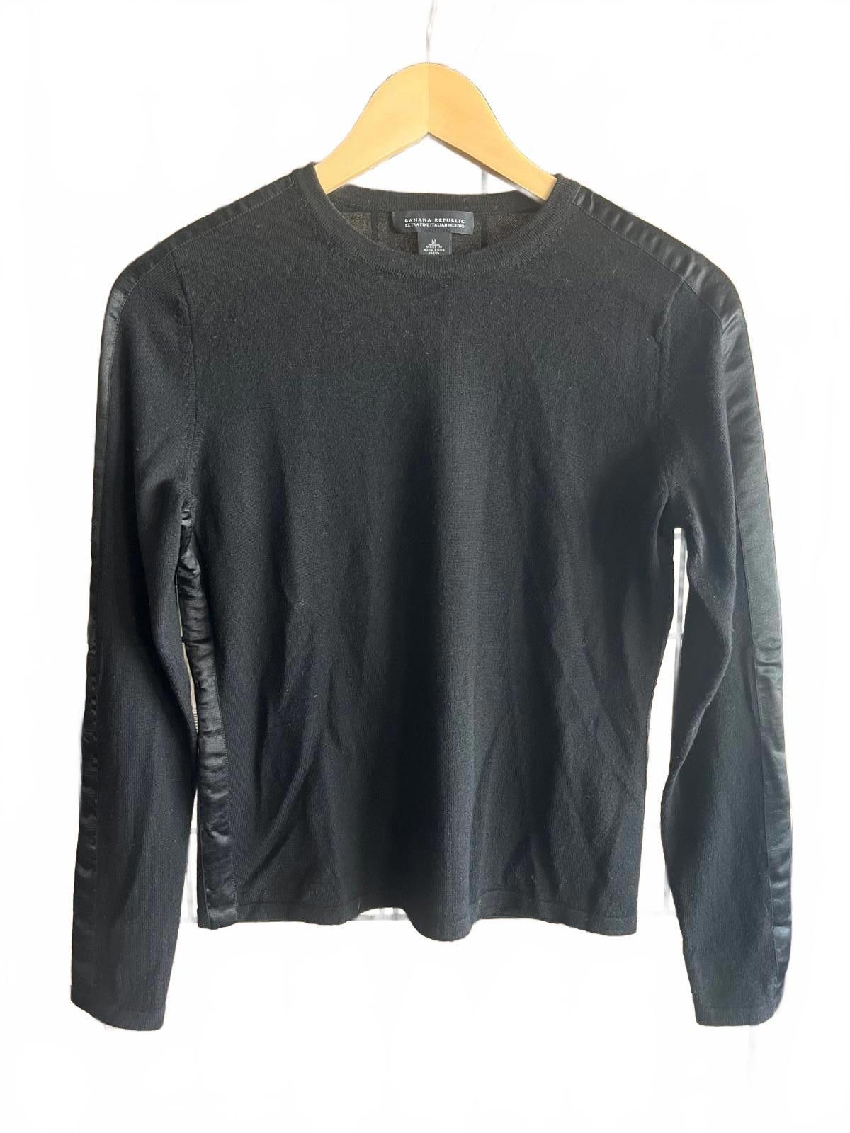 Banana Republic Banana Republic Womens Sweater Sz Medium Black 100% Wool Size M / US 6-8 / IT 42-44 - 1 Thumbnail