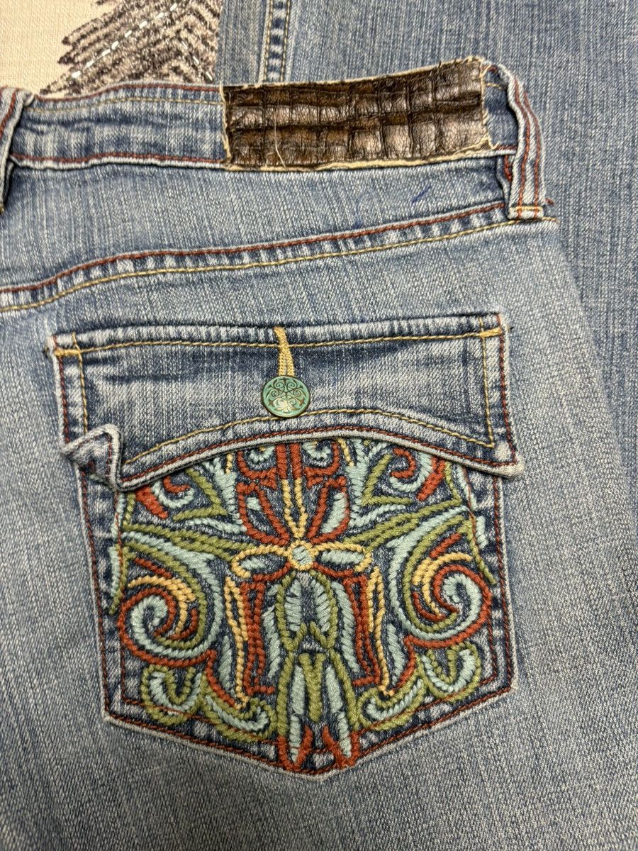 Mossimo Mossimo bootcut embroidered denim jeans Size 30" / US 8 / IT 44 - 7 Thumbnail