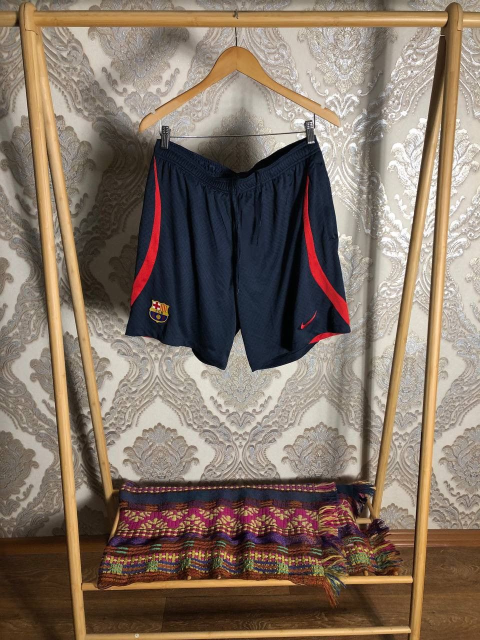 Nike VINTAGE NIKE FC BARCELONA SPAIN SOCCER JERSEY RETRO Y2K 90s Size US XL / EU 56 / 4 - 1 Thumbnail