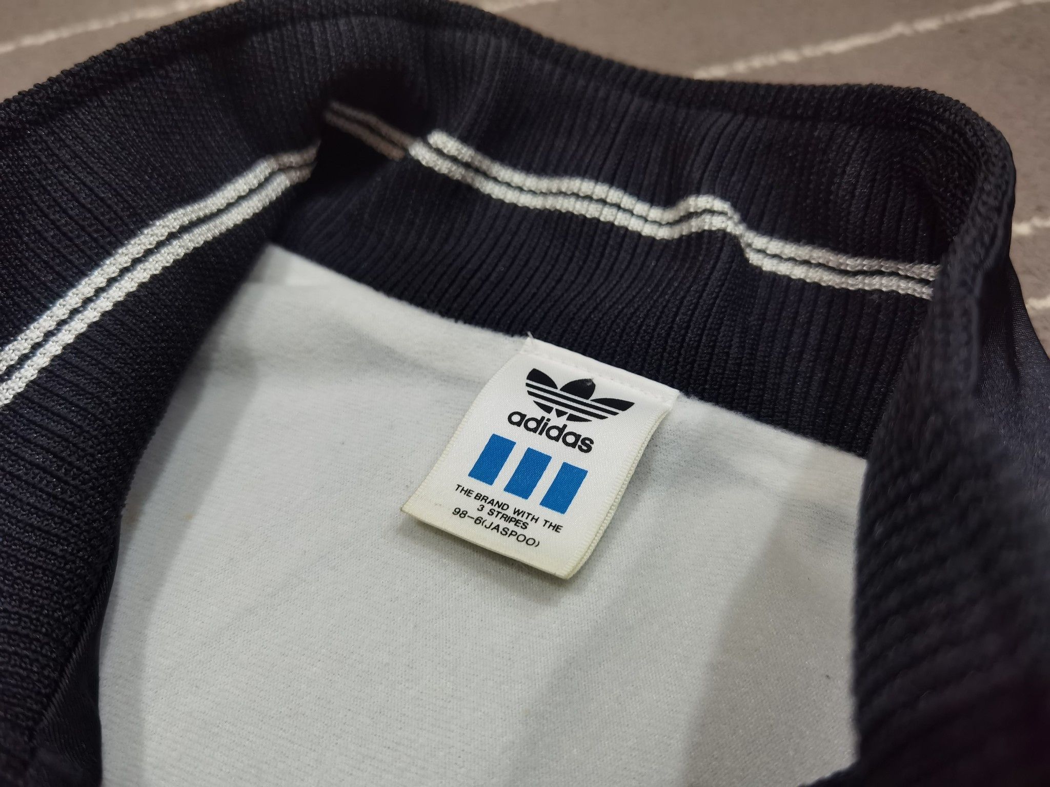 Adidas Vintage tennis Adidas team M 2240 Size US M / EU 48-50 / 2 - 5 Thumbnail