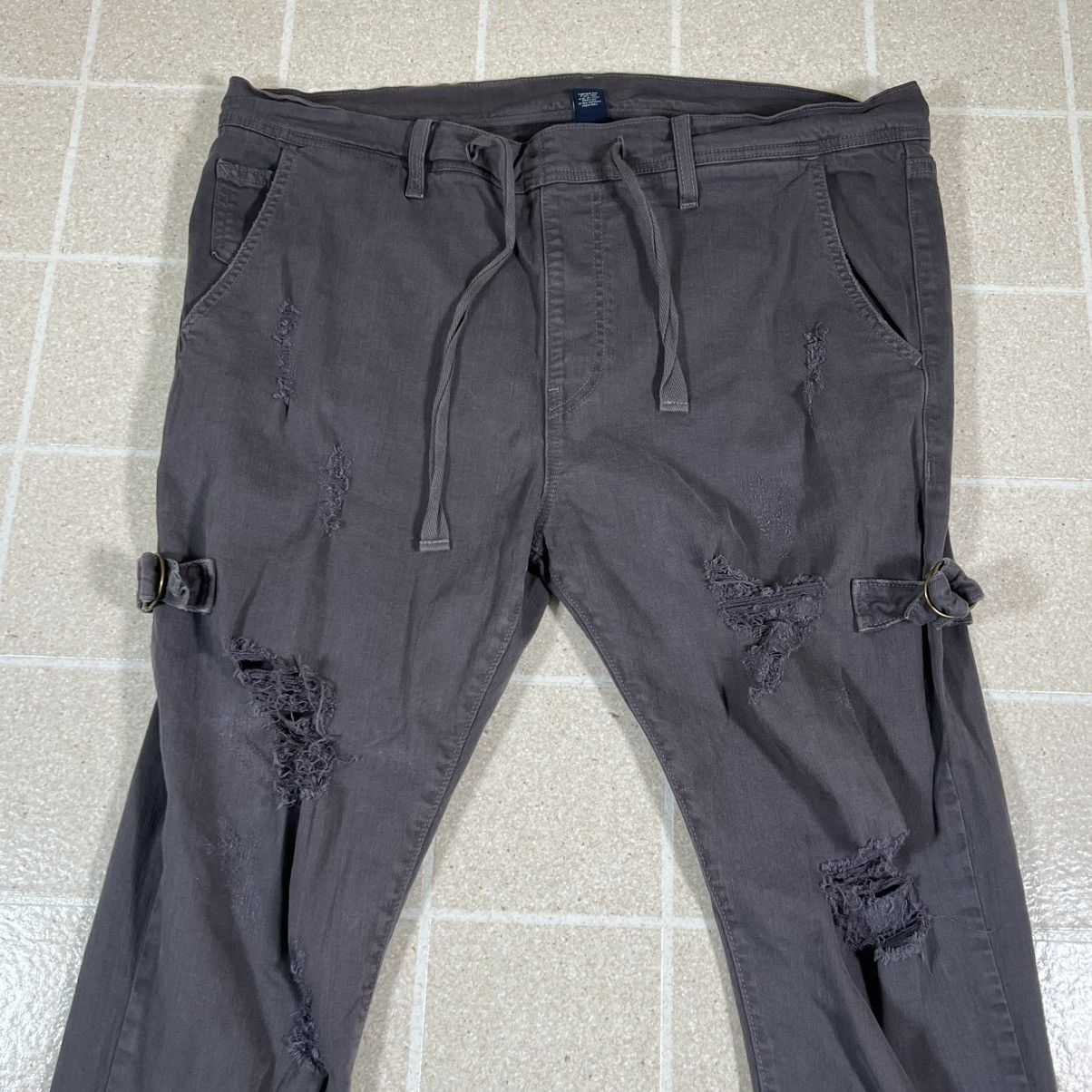True Religion True Religion Distressed Jeans Grey Size 38 Size US 38 / EU 54 - 2 Thumbnail
