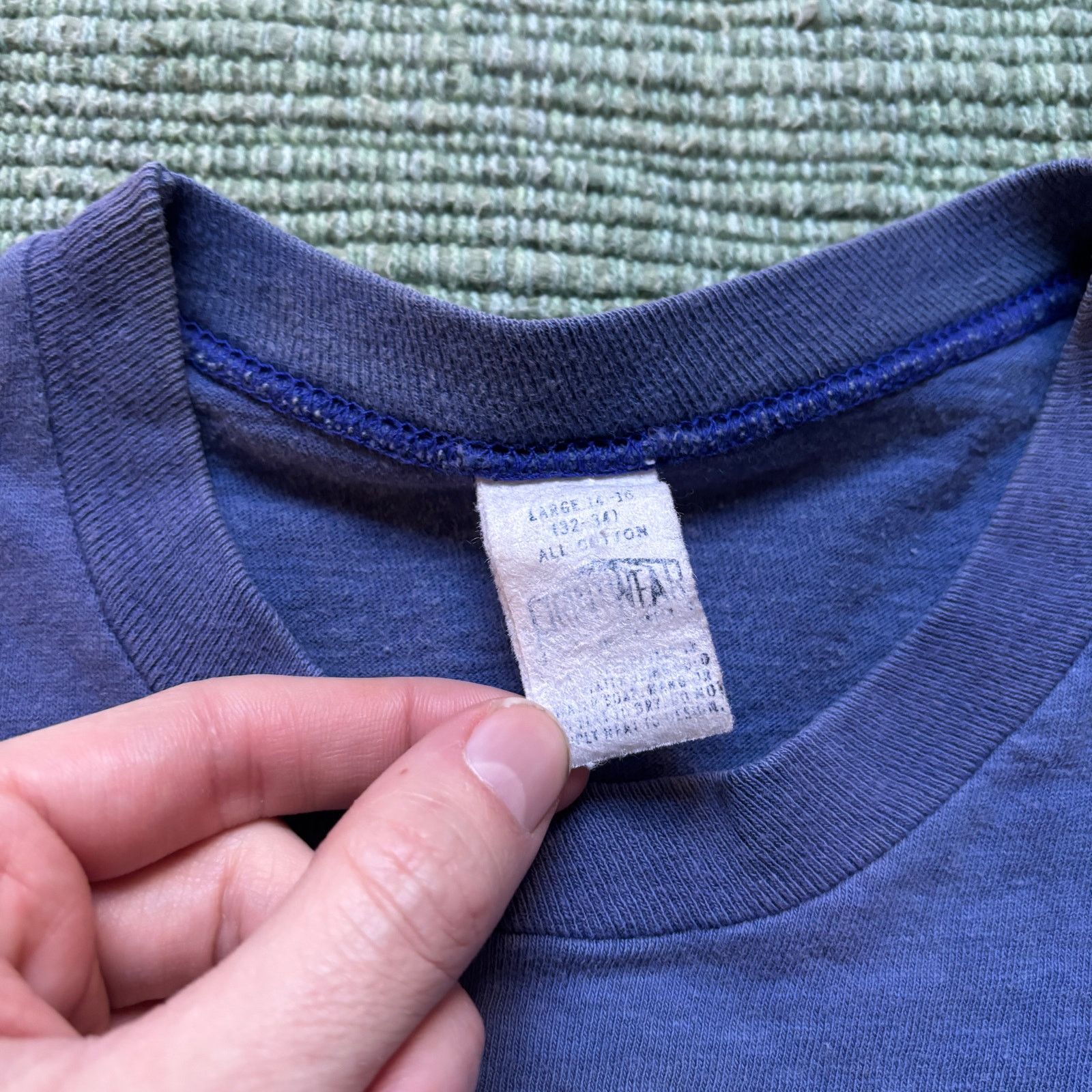 Vintage 1970s cotton single stitched blue distressed kids tee shirt Size XS / US 0-2 / IT 36-38 - 4 Thumbnail