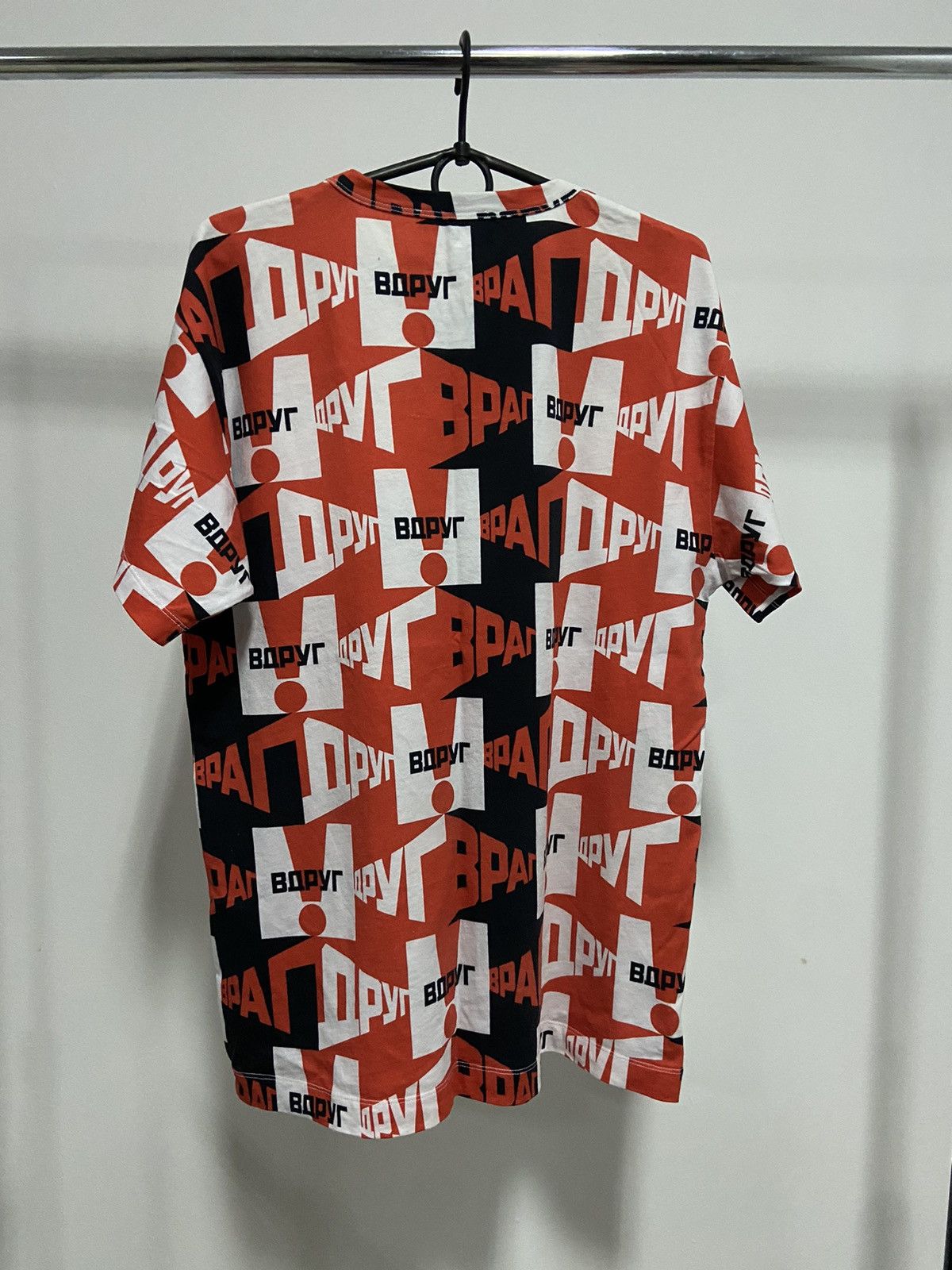 Gosha Rubchinskiy × Vintage Gosha Rubchinskiy Друг Враг Friend Enemy overprint t shirt Size US M / EU 48-50 / 2 - 3 Thumbnail