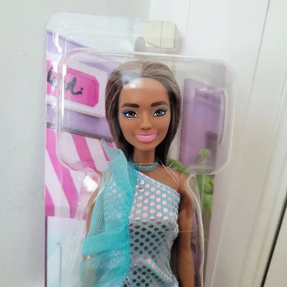 barbie glitz doll blue dress Mattel Barbie Blonde Blue Sequin Dress Glitz Doll| Radar Toys main image 1