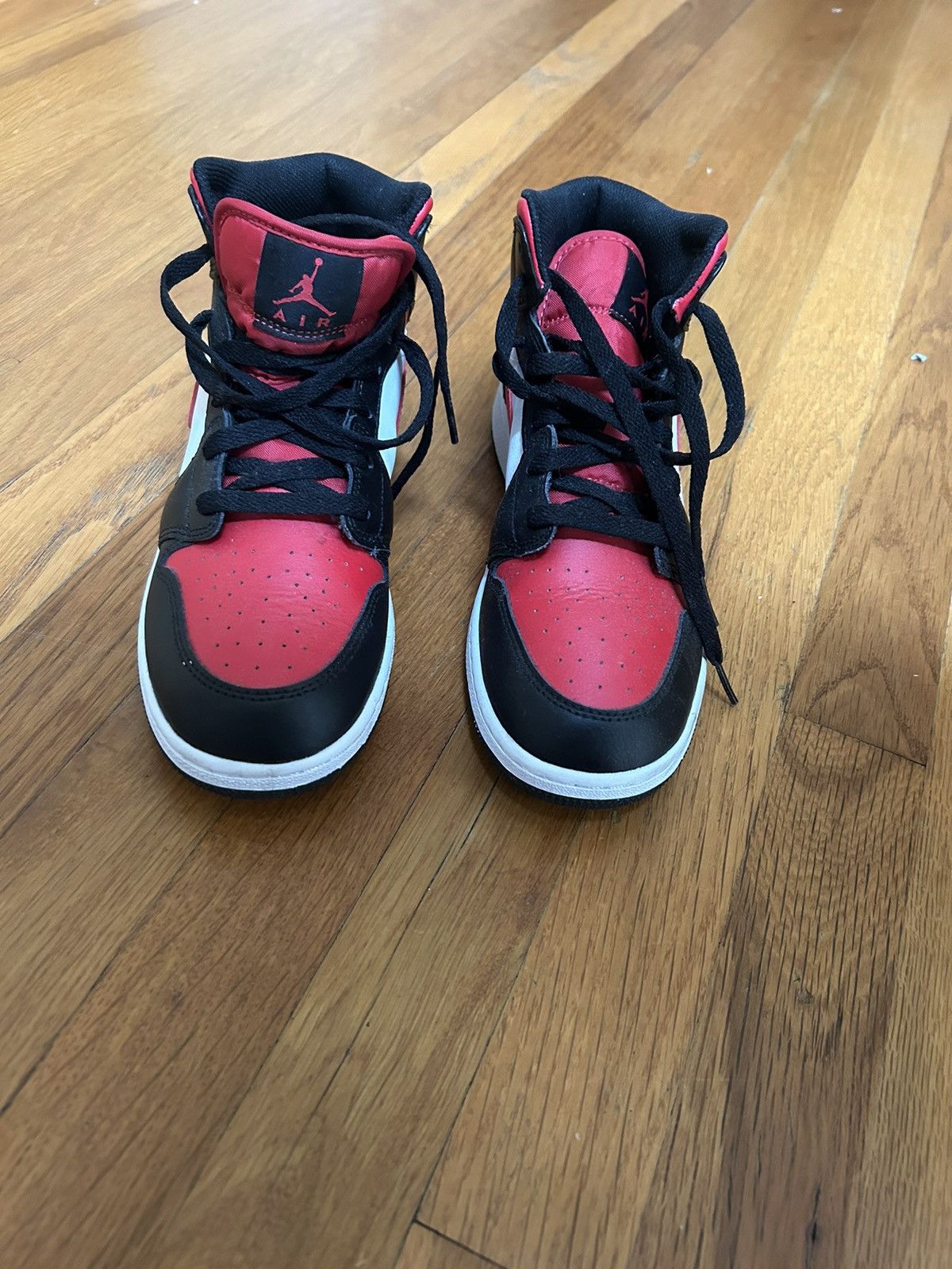 Jordan Brand × Nike Jordan 1 Mid Size US 6.5 / EU 39-40 - 2 Thumbnail