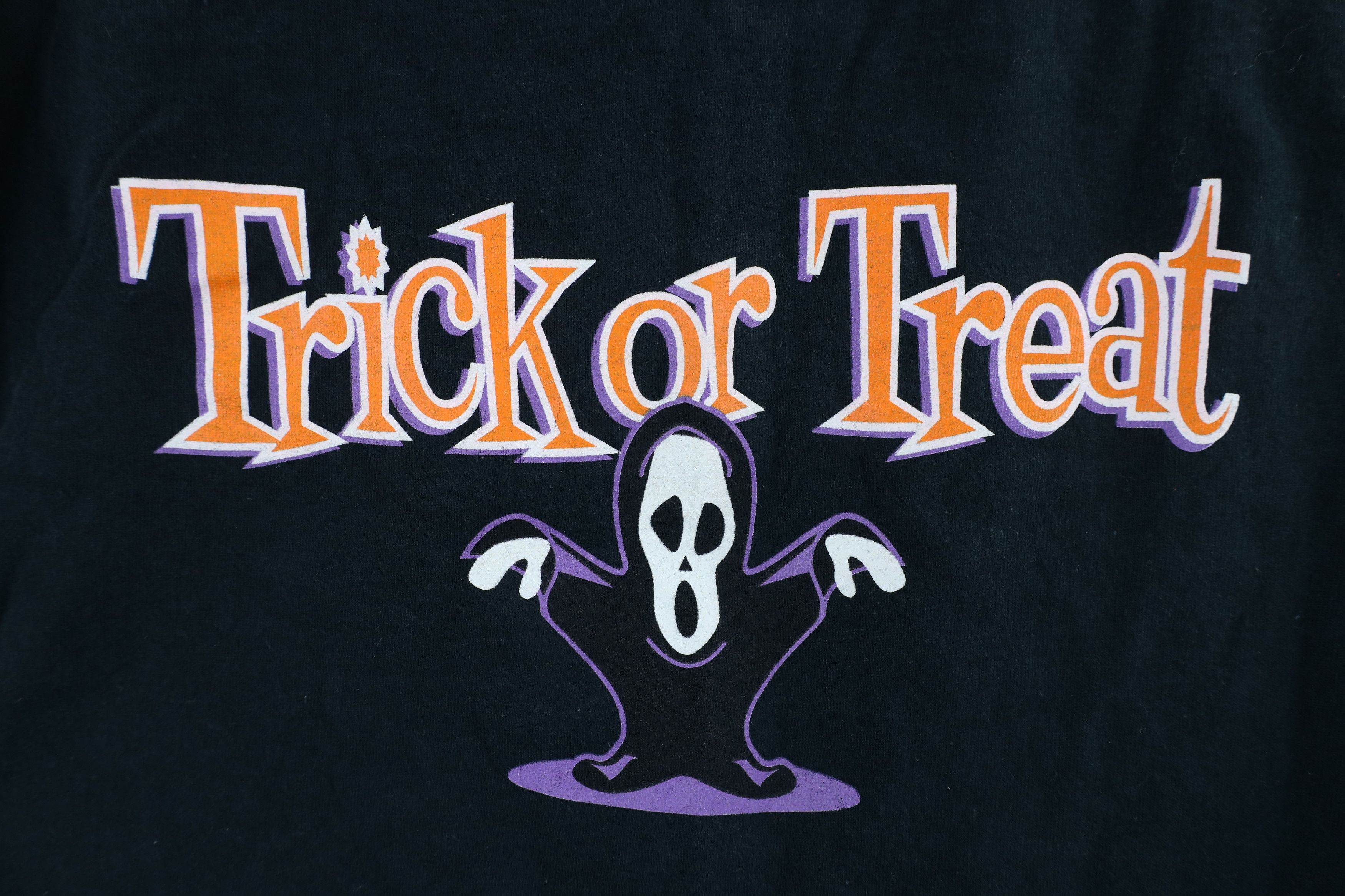 Vintage Vintage 90s Halloween Trick or Treat Scream T-Shirt Black Size US M / EU 48-50 / 2 - 4 Thumbnail