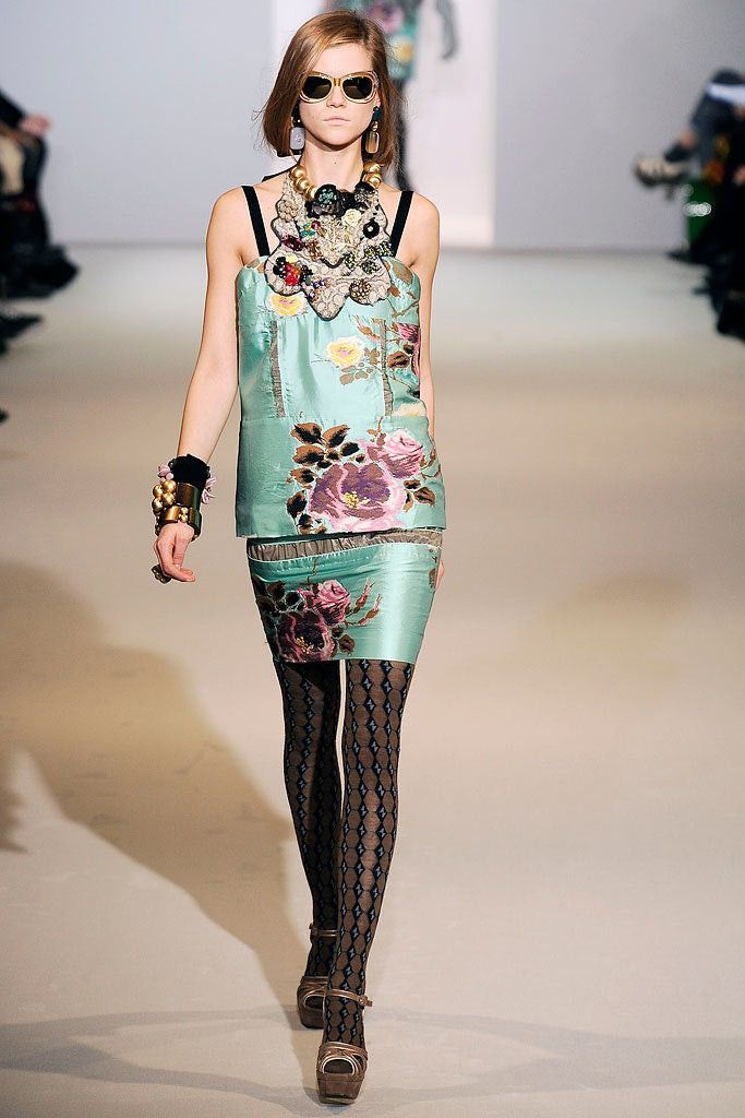 Marni Marni Fall '09 Vintage Designer Embroidered Floral Skirt Size 30" Size 30" / US 8 / IT 44 - 5 Thumbnail