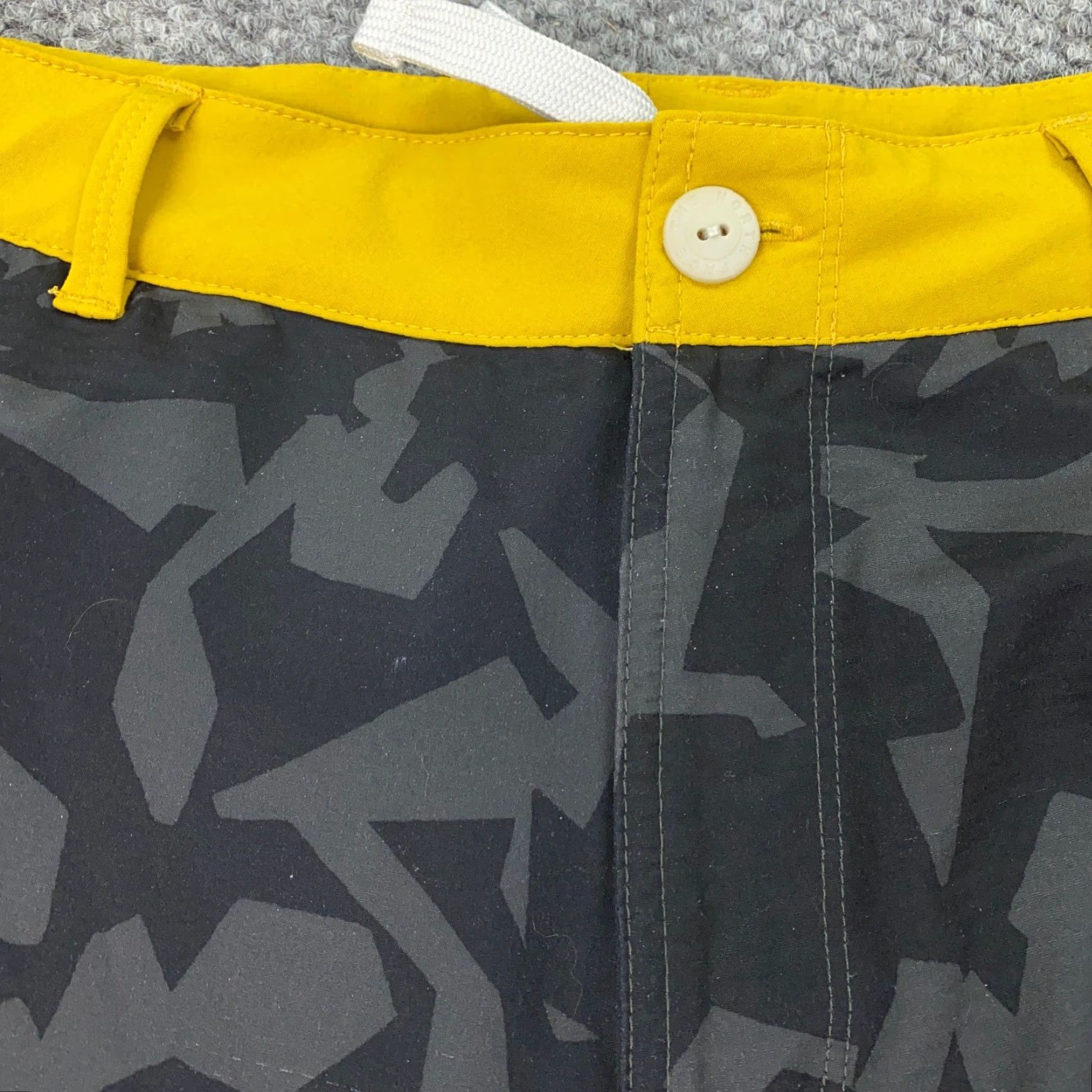 The North Face The North Face Mens Shorts Size 32 Grey Camo Hiking Swim Trail Board Stretch Size US 32 / EU 48 - 2 Thumbnail