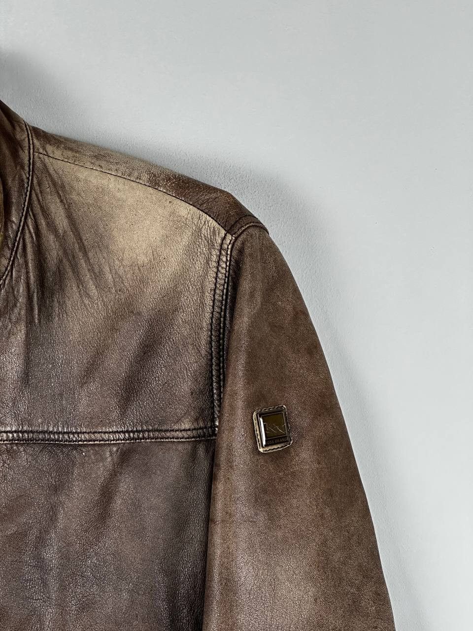 Hugo Boss Vintage Hugo Boss Faded Leather Brown Jacket Size US L / EU 52-54 / 3 - 5 Thumbnail