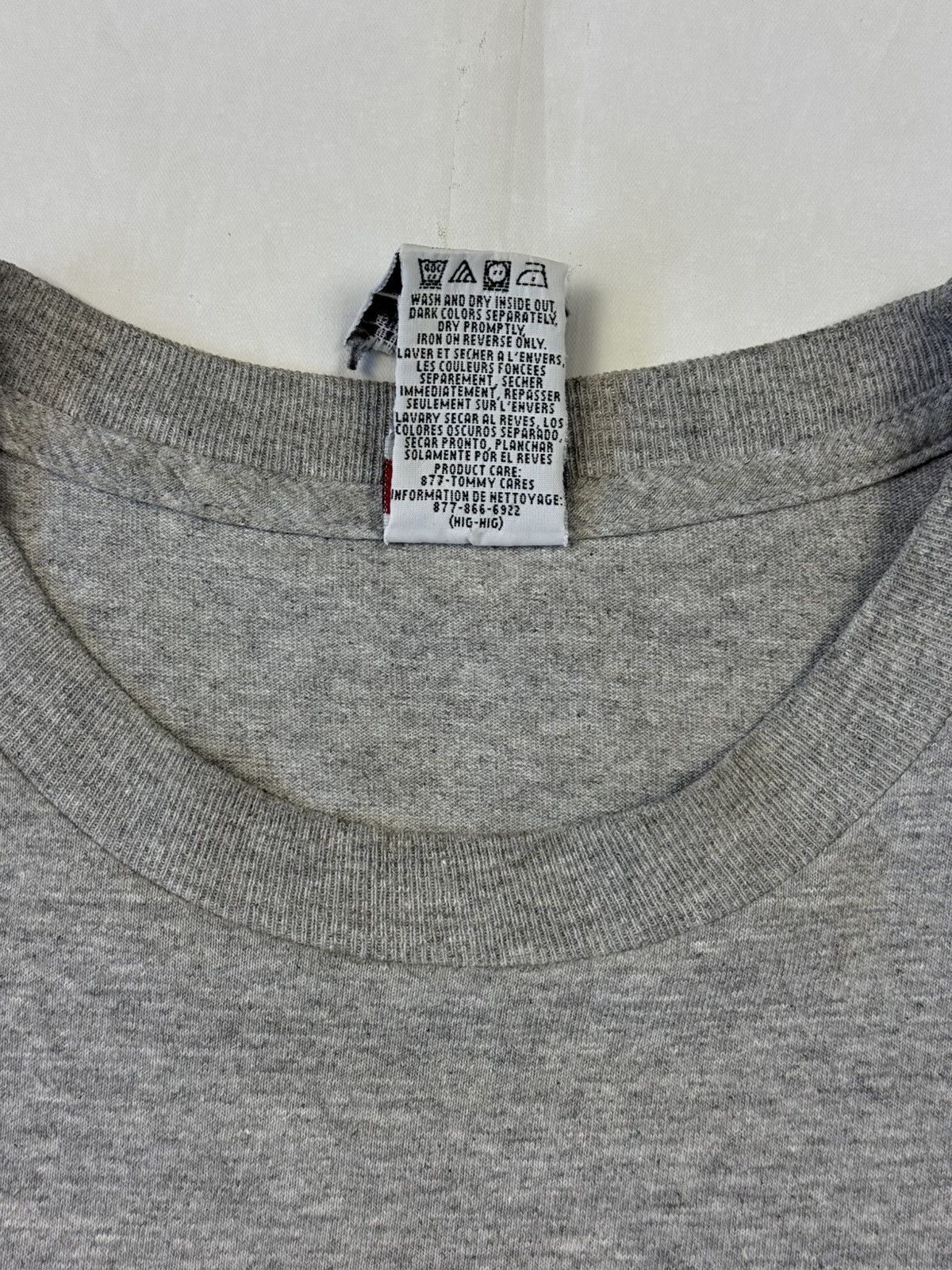 Tommy Hilfiger × Vintage Vintage Tommy Hilfiger Tee Size US XXL / EU 58 / 5 - 6 Thumbnail
