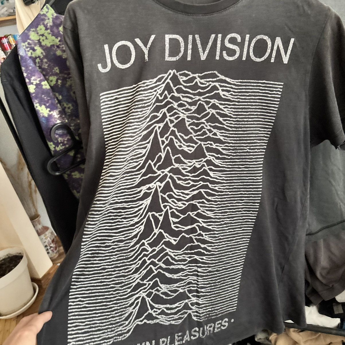 Vintage Vintage Y2K Joy Division T-Shirt Grunge ERD Punk Size US L / EU 52-54 / 3 - 3 Thumbnail