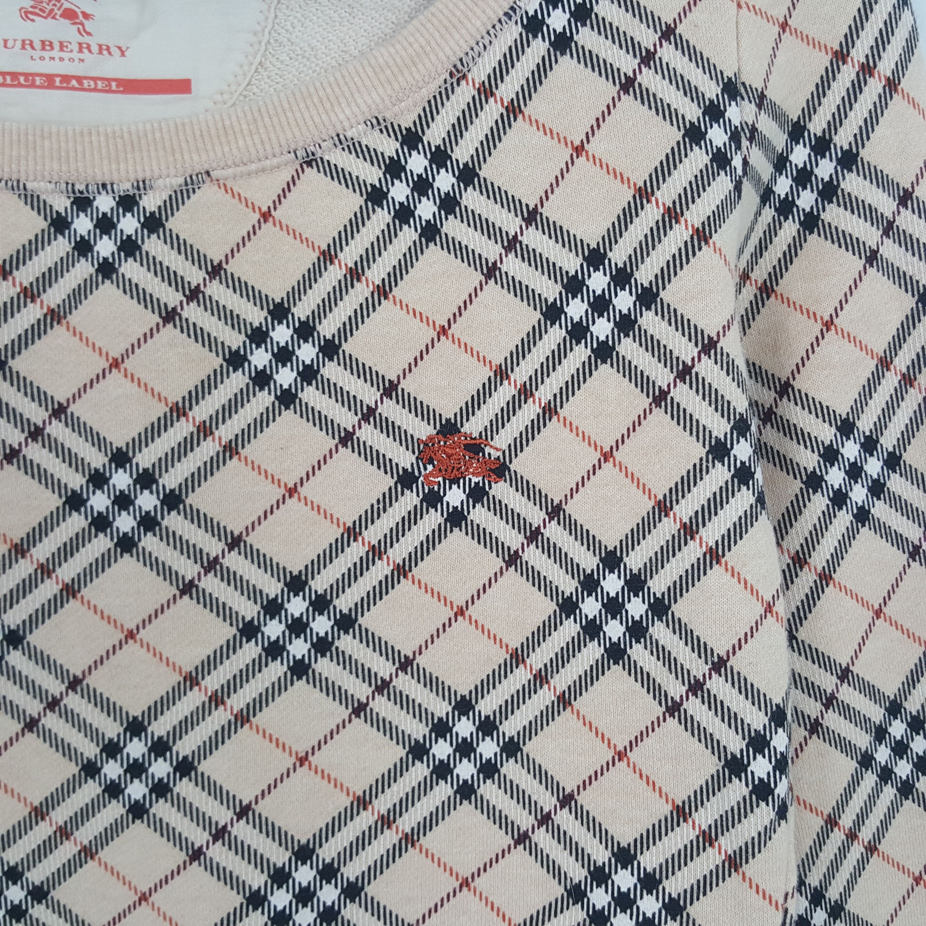 Burberry × Vintage Vintage Burberry London Blue Nova Check Tshirt Size XS / US 0-2 / IT 36-38 - 2 Thumbnail