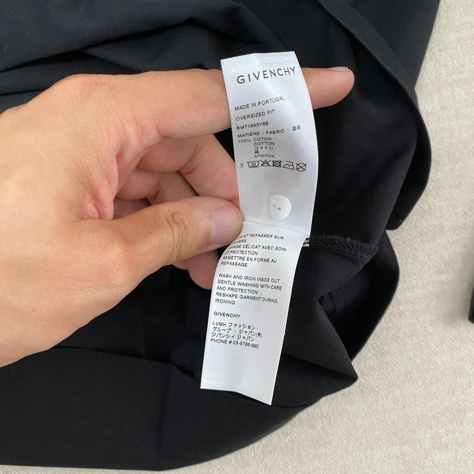 Givenchy Black Reverse Logo Oversized T-shirt Size US XL / EU 56 / 4 - 8 Thumbnail