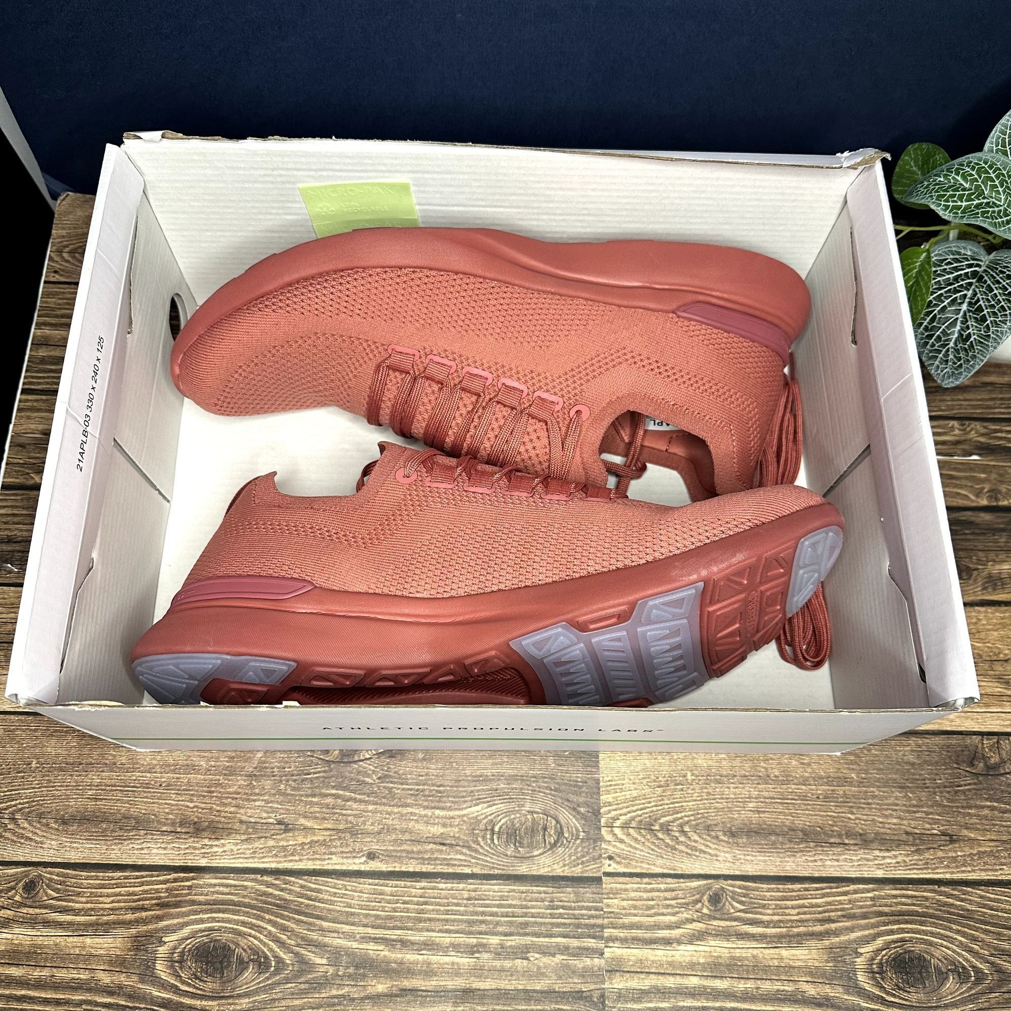 image of Athletic Propulsion Labs Apl Men's Techloom Breeze Shoes NWT In Box Size 13 (Cedar) in Mauve