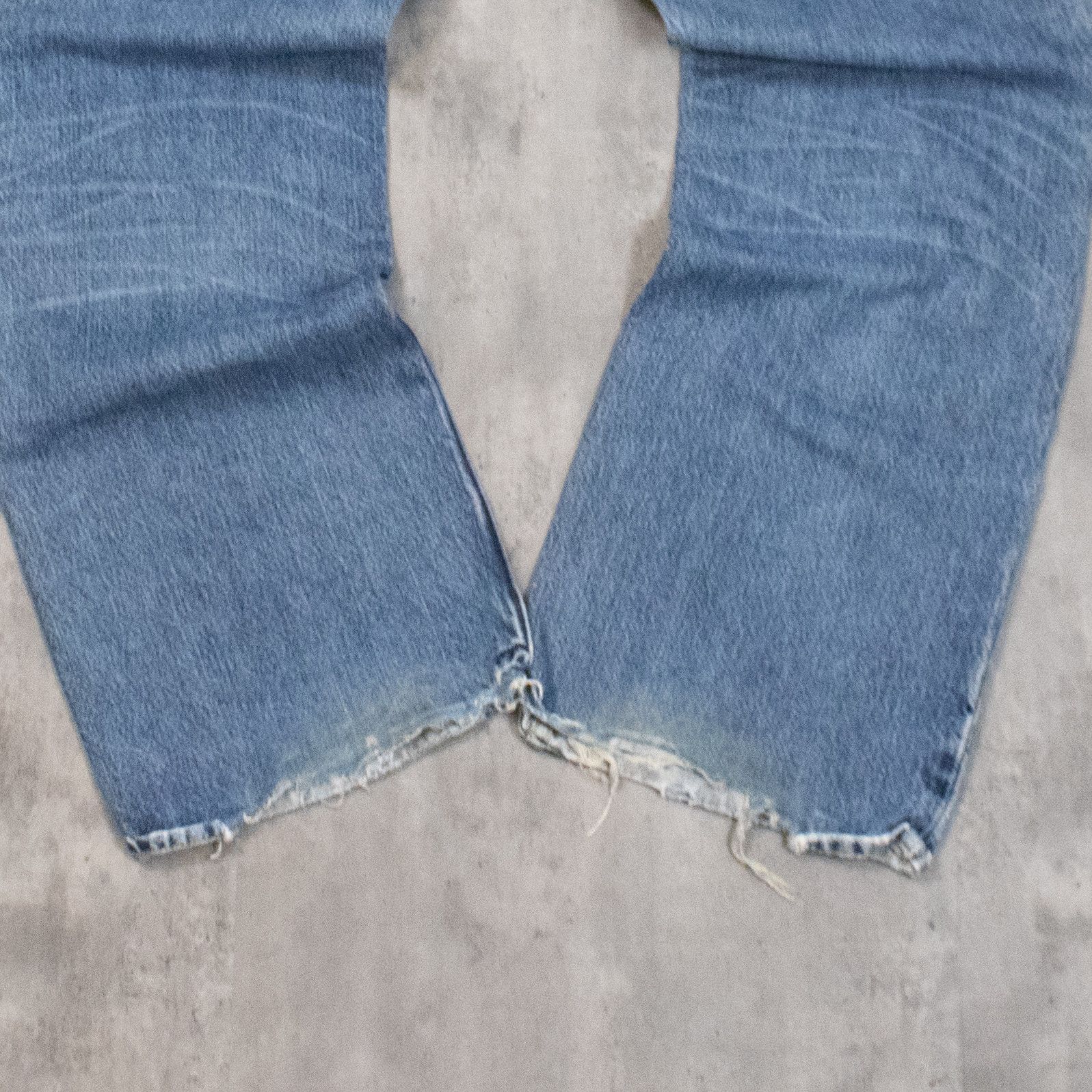 American Eagle Outfitters Y2K 00's Baggy Relax Bootcut Midwash Distressed Denim Pant's Size US 36 / EU 52 - 10 Thumbnail