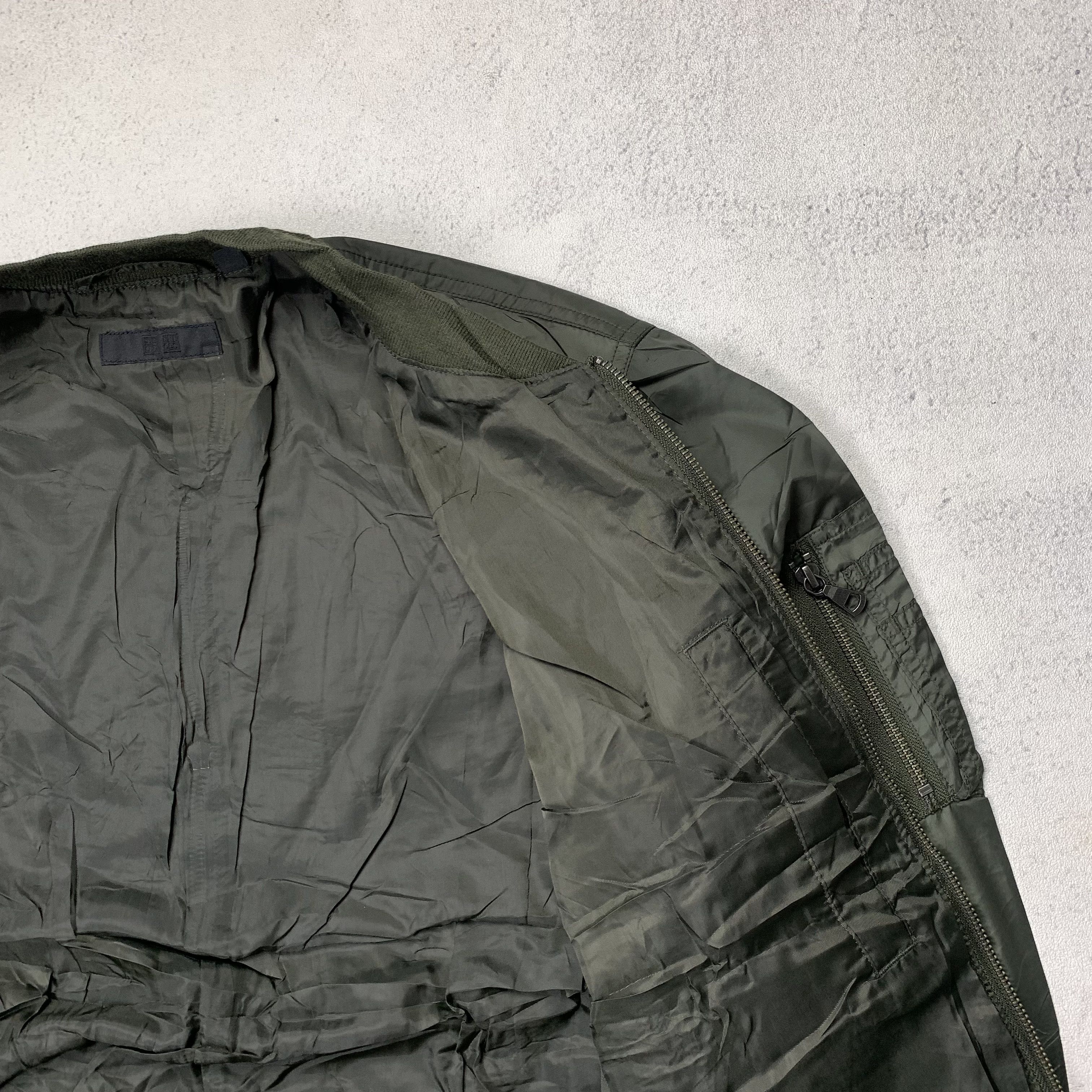 Uniqlo Uniqlo Bomber Jacket Size US M / EU 48-50 / 2 - 3 Thumbnail
