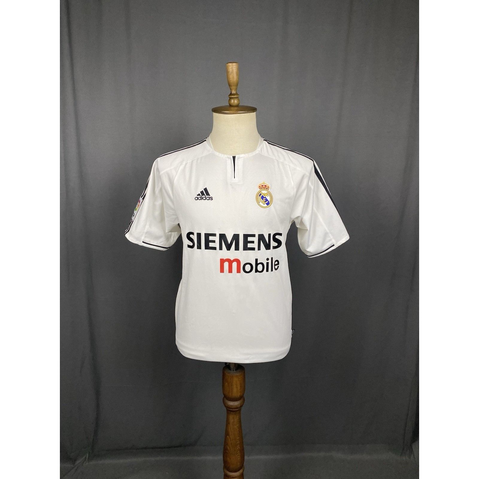 Adidas Beckham Real Madrid Adidas White 2004 Jersey Size S Size US S / EU 44-46 / 1 - 3 Thumbnail