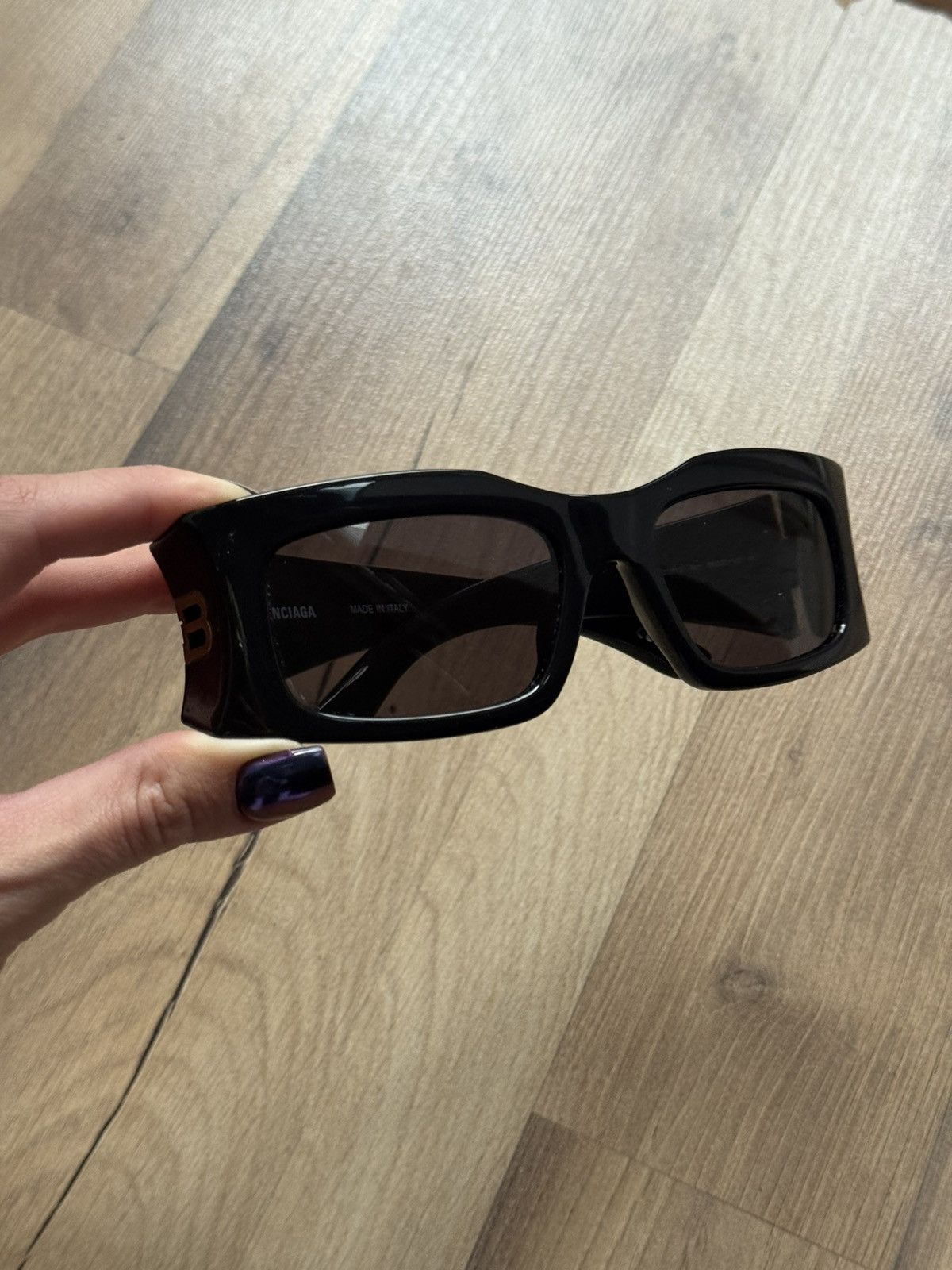 Balenciaga Balenciaga BB0291S Black/Gold Sunglasses Size ONE SIZE - 6 Thumbnail