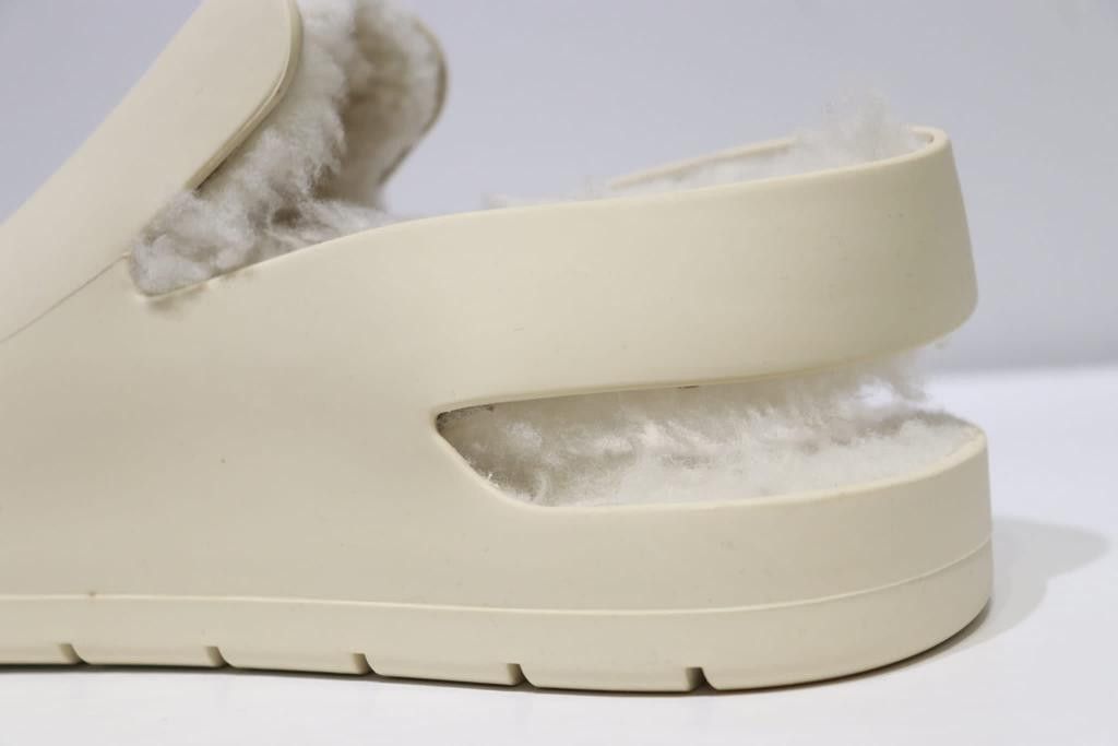 Bottega Veneta o1rshd / Puddle Shearling Cozy Low Top Shoes in Sea Salt Size US 11 / EU 44 - 2 Thumbnail