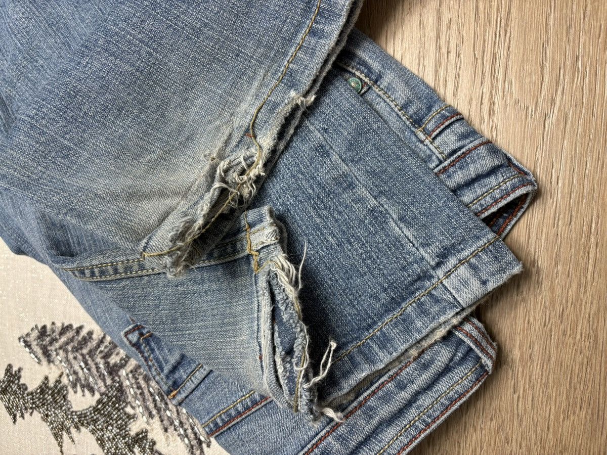 Mossimo Mossimo bootcut embroidered denim jeans Size 30" / US 8 / IT 44 - 8 Thumbnail