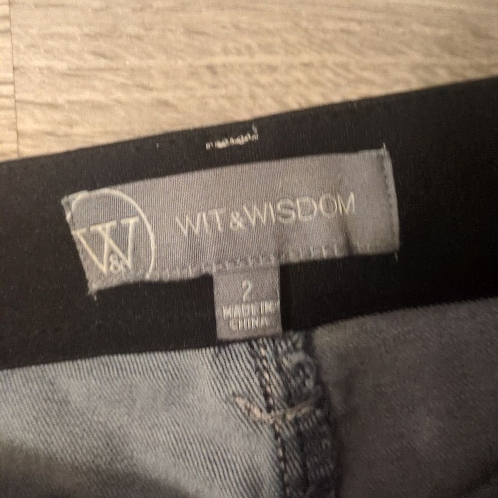 Other Wit & wisdom distressed jeans size 2 Size 26" / US 2 / IT 38 - 2 Thumbnail