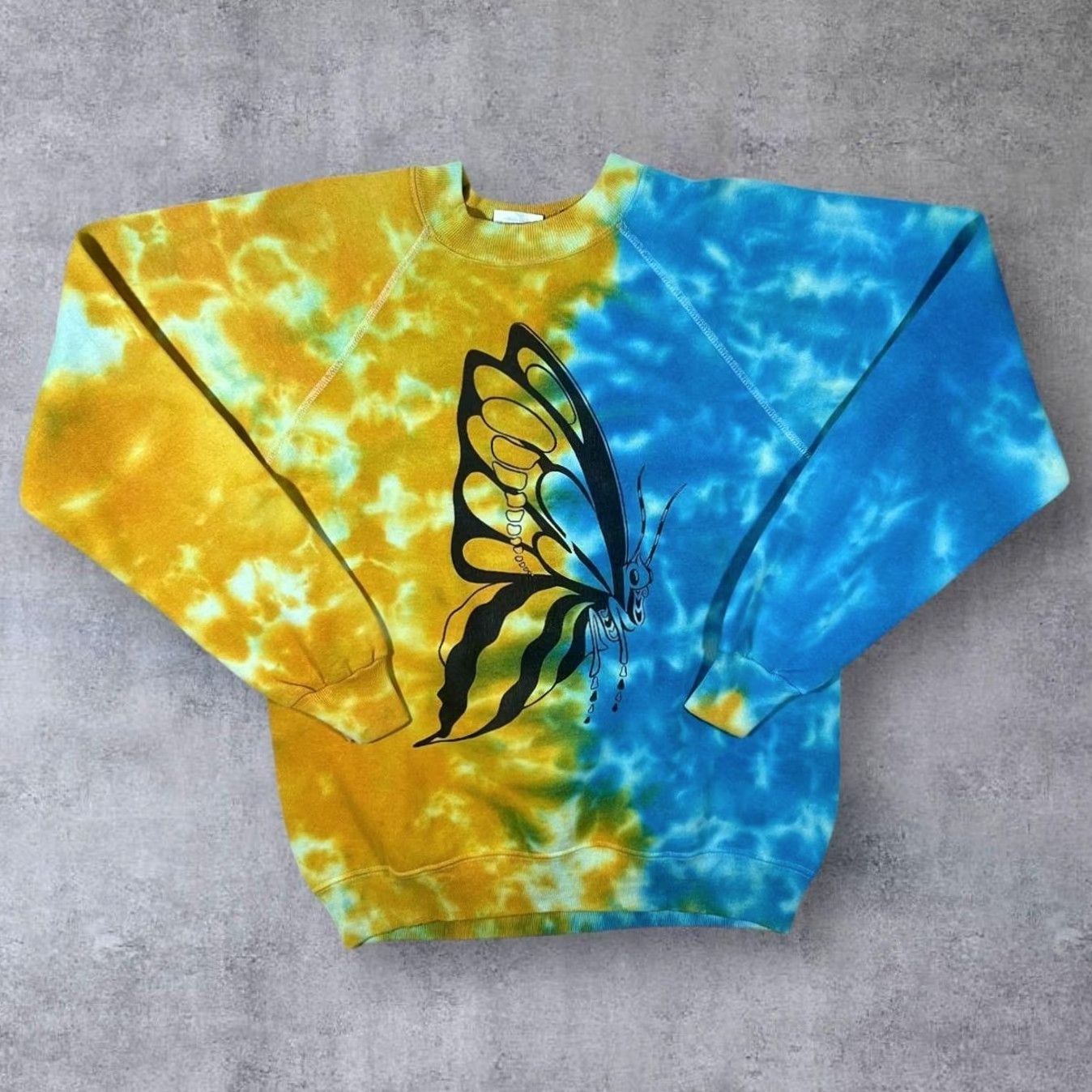 Hanes VINTAGE Hanes Butterfly Graphic Tie Dye Crewneck Sweatshirt Sweatshirt Large Medium Blue/Yellow Tie Dye Mens Size US M / EU 48-50 / 2 - 2 Thumbnail