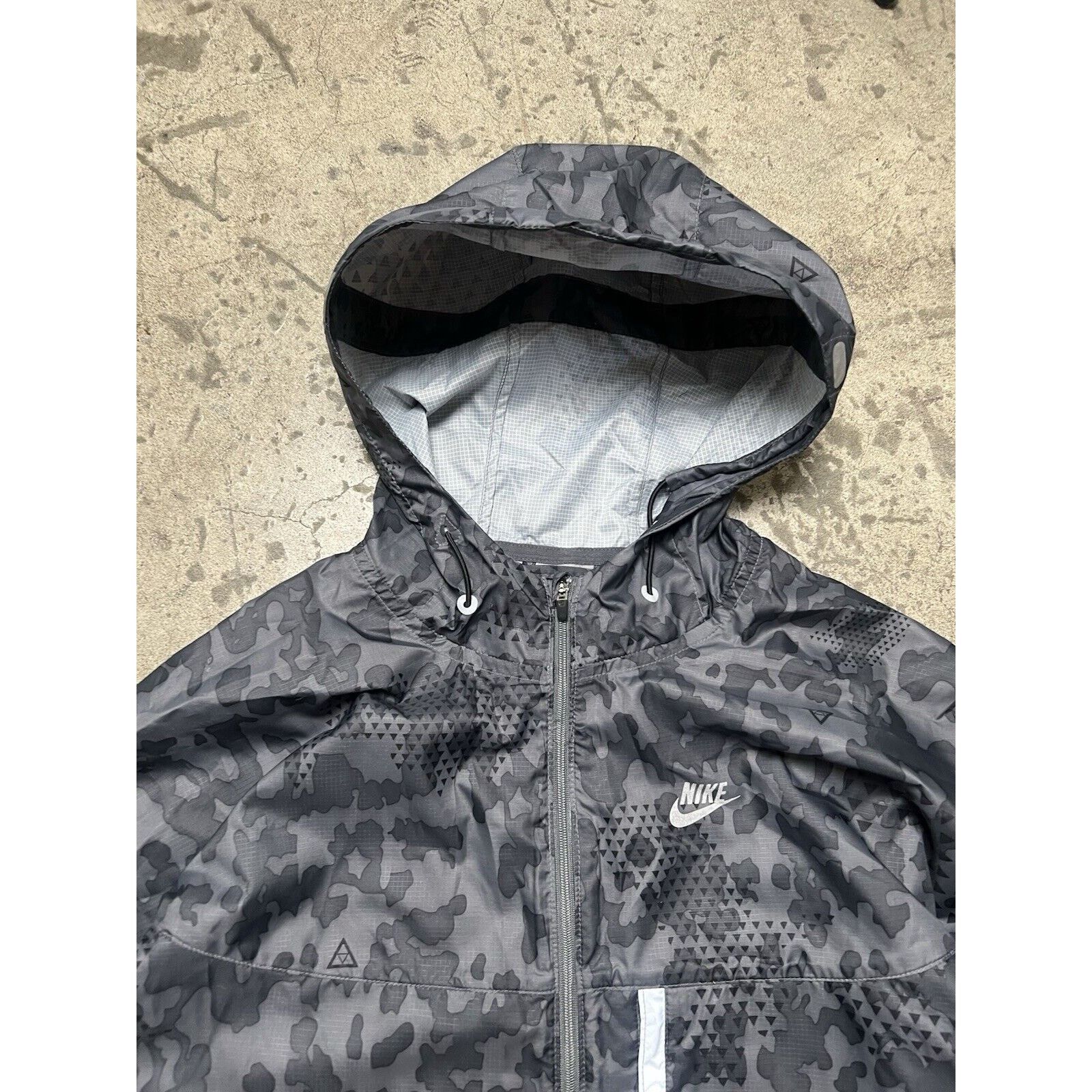 Nike Nike Gray Camo Patterned Athletics West 2011 Nylon Sample M Size US M / EU 48-50 / 2 - 3 Thumbnail