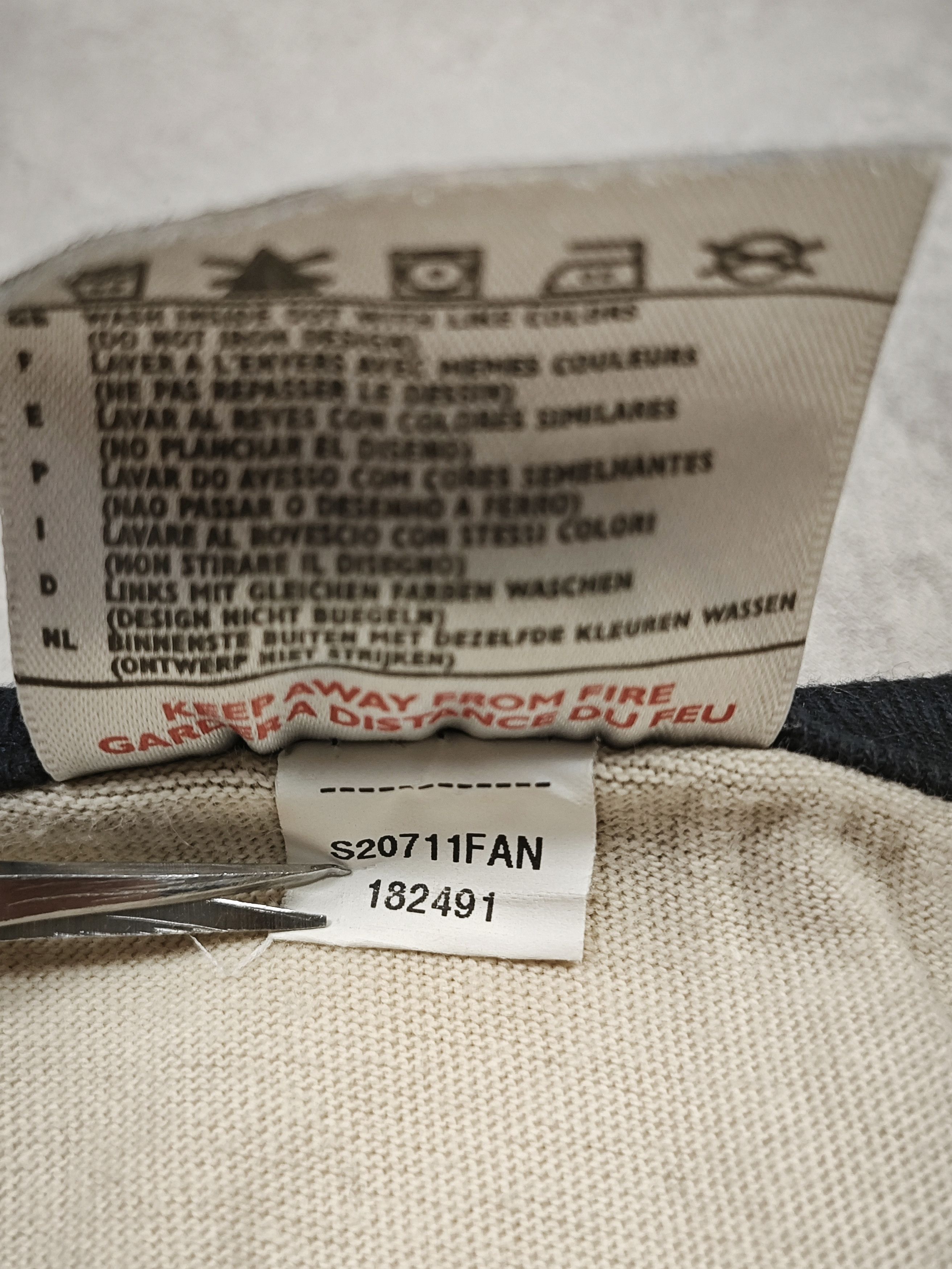 Nike Nike vintage central swoosh t shirt Size US XL / EU 56 / 4 - 7 Thumbnail