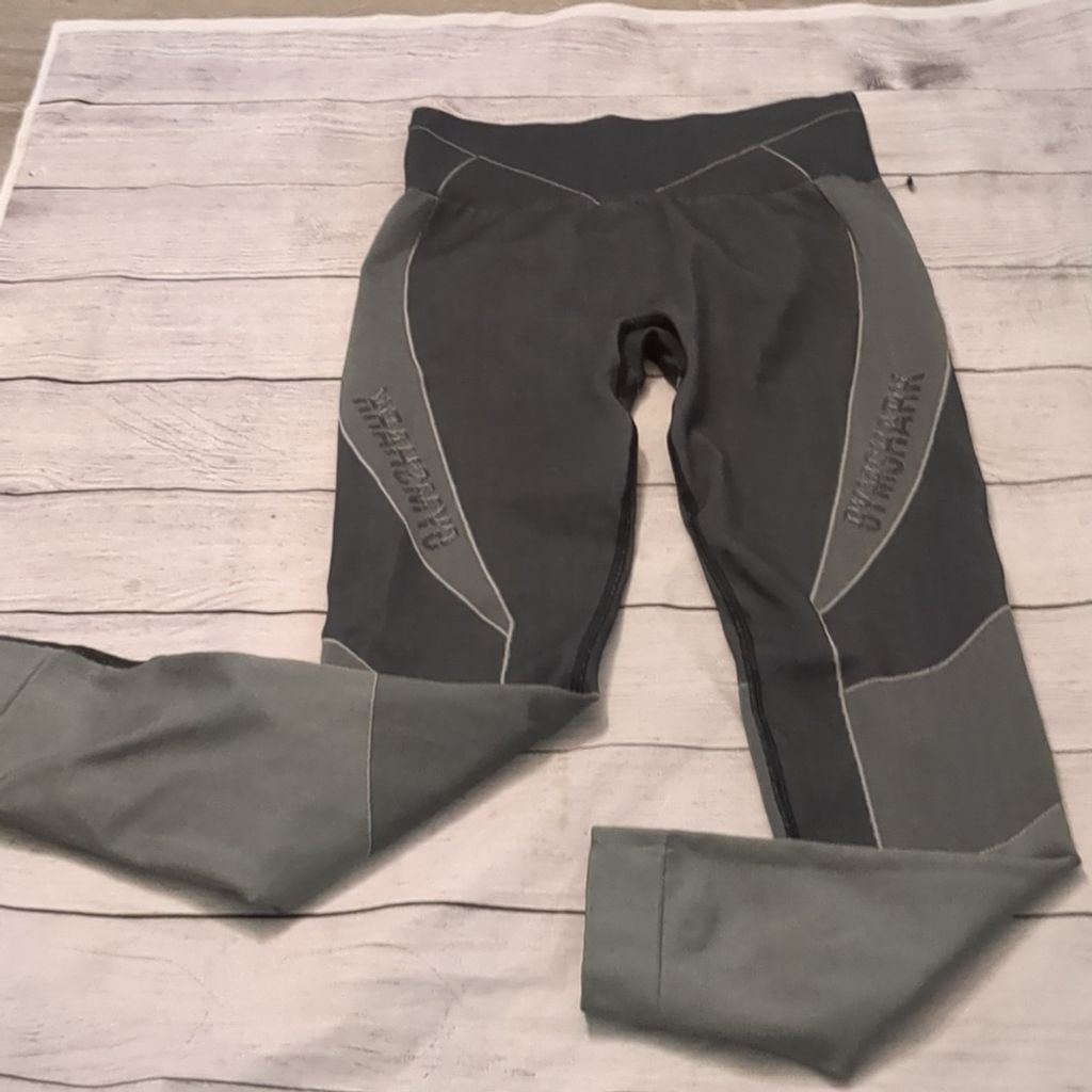 Gymshark Gymshark gray seamless leggings size small Size 22" - 1 Thumbnail