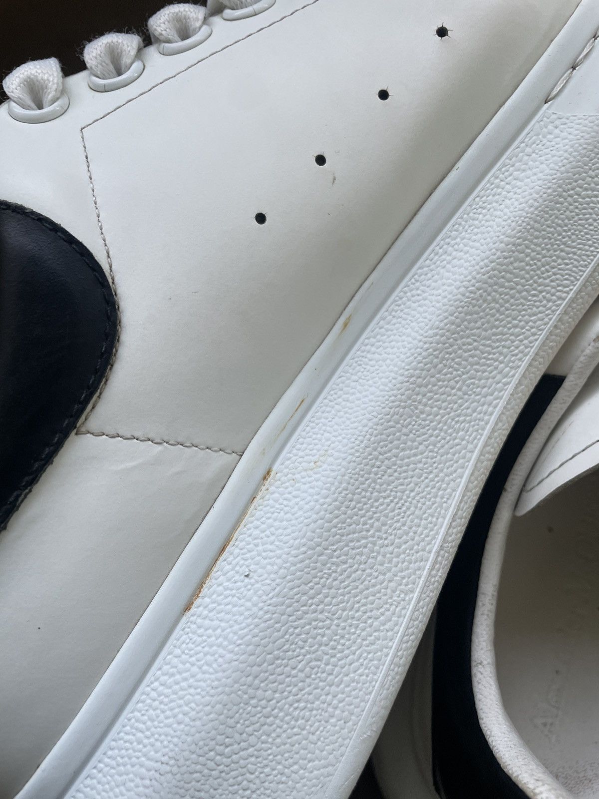 Alexander McQueen Alexander McQueen Oversized low top sneakers black white Size US 7.5 / EU 40-41 - 13 Thumbnail