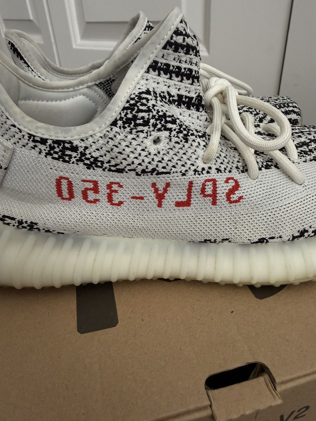 Adidas × Kanye West Yeezy 350 zebras Size US 10 / EU 43 - 7 Thumbnail
