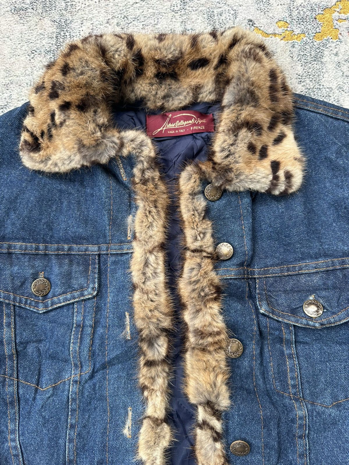 Le Grande Bleu (L.G.B.) CRAZY FAUX FUR COLLAR DENIM JACKET VINTAGE Y2K JAPAN STYLE Size US M / EU 48-50 / 2 - 5 Thumbnail