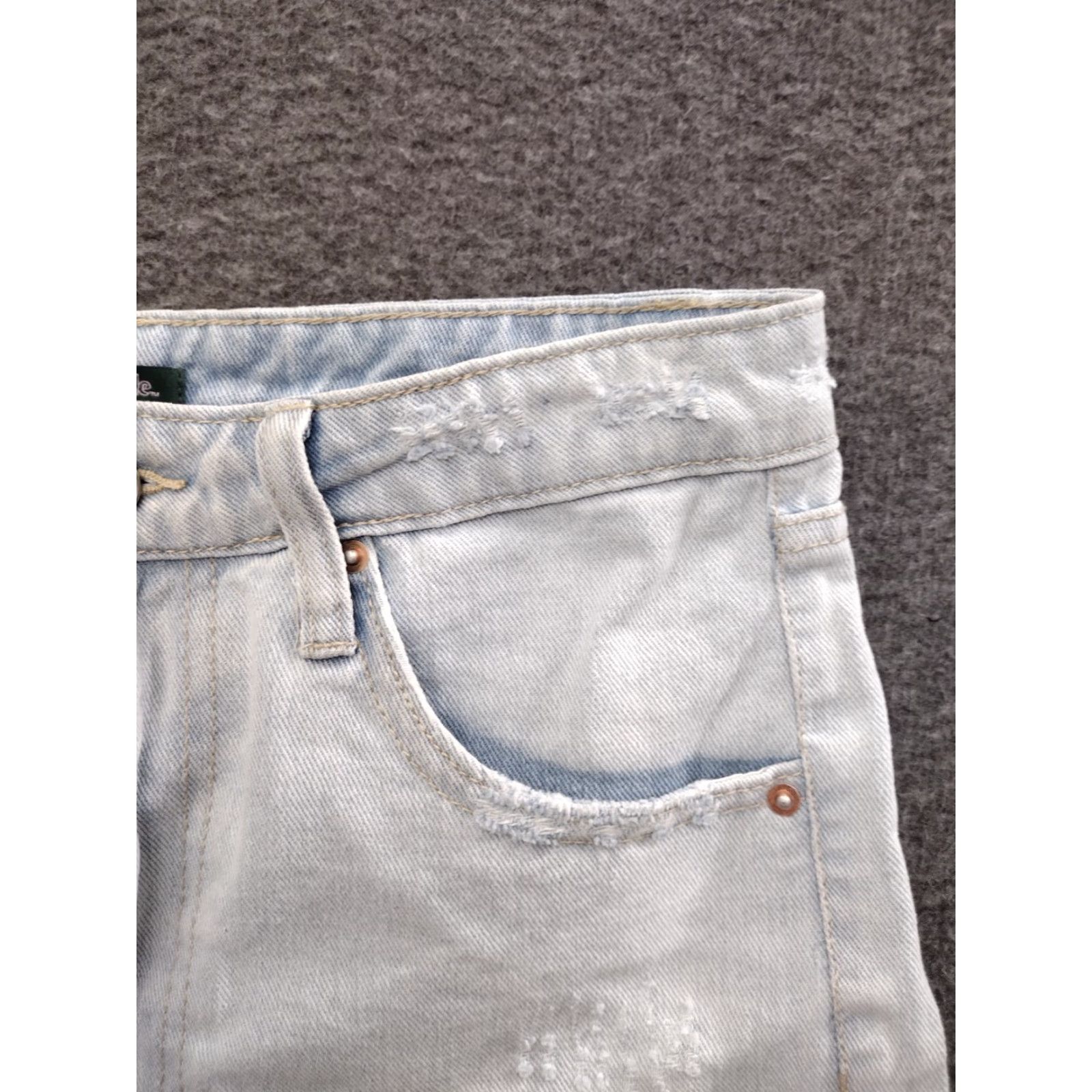 Vintage VINTAGE Wild Fable Highest Rise Denim Cropped Shorts Blue 2 28 in Light Wash 90s Daisy Pocket Womens Size 26" / US 2 / IT 38 - 7 Thumbnail