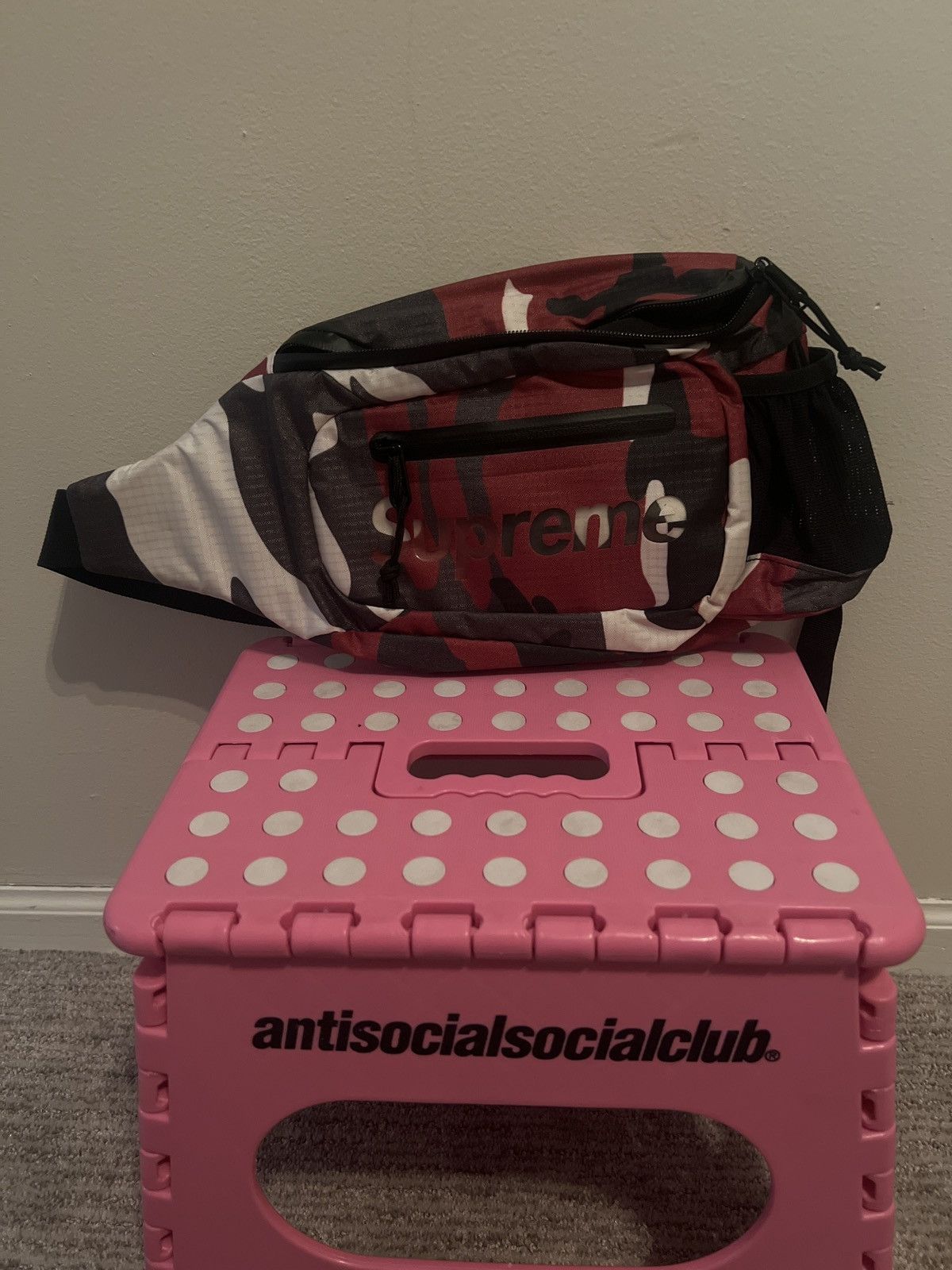 Supreme Supreme red camo side sling Size ONE SIZE - 1 Thumbnail