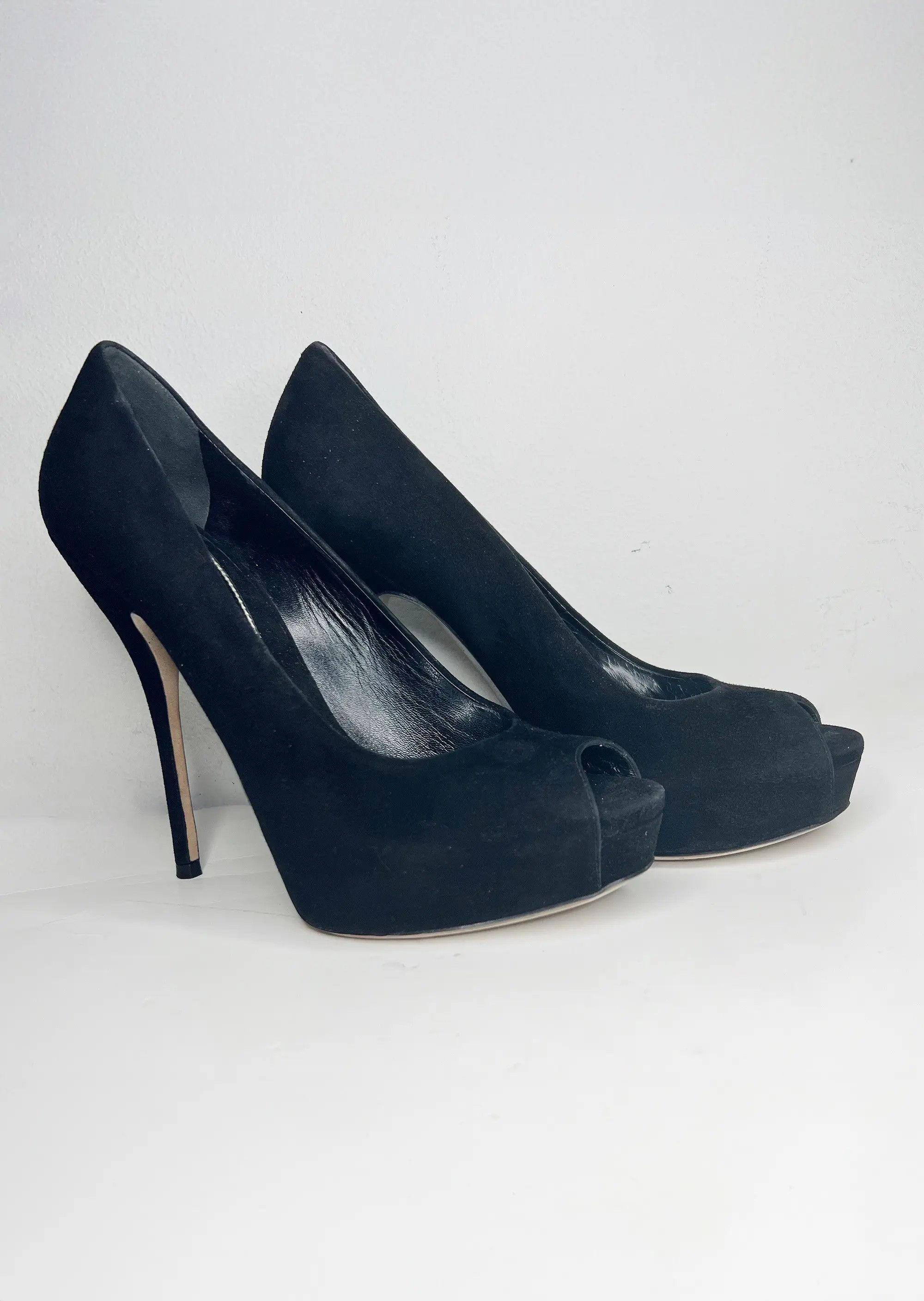 Gucci Gucci High Heel Suede Size US 7.5 / IT 37.5 - 1 Thumbnail