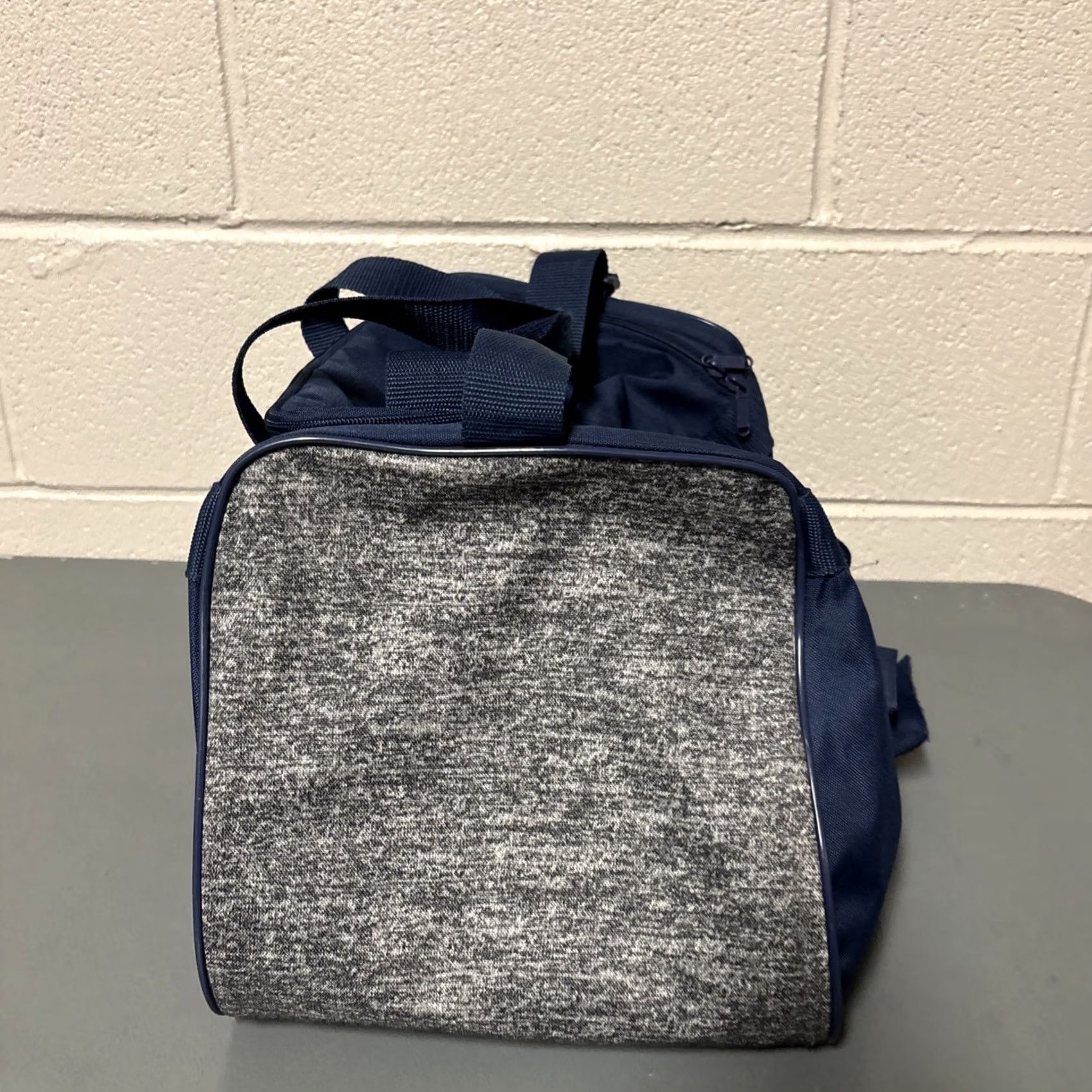 Adidas ADIDAS Weekend Duffel Gym Bag Blue Gray Red Womens Gym Bag Red Gray Polyester Weekend Duffel Adidas Size ONE SIZE - 2 Thumbnail